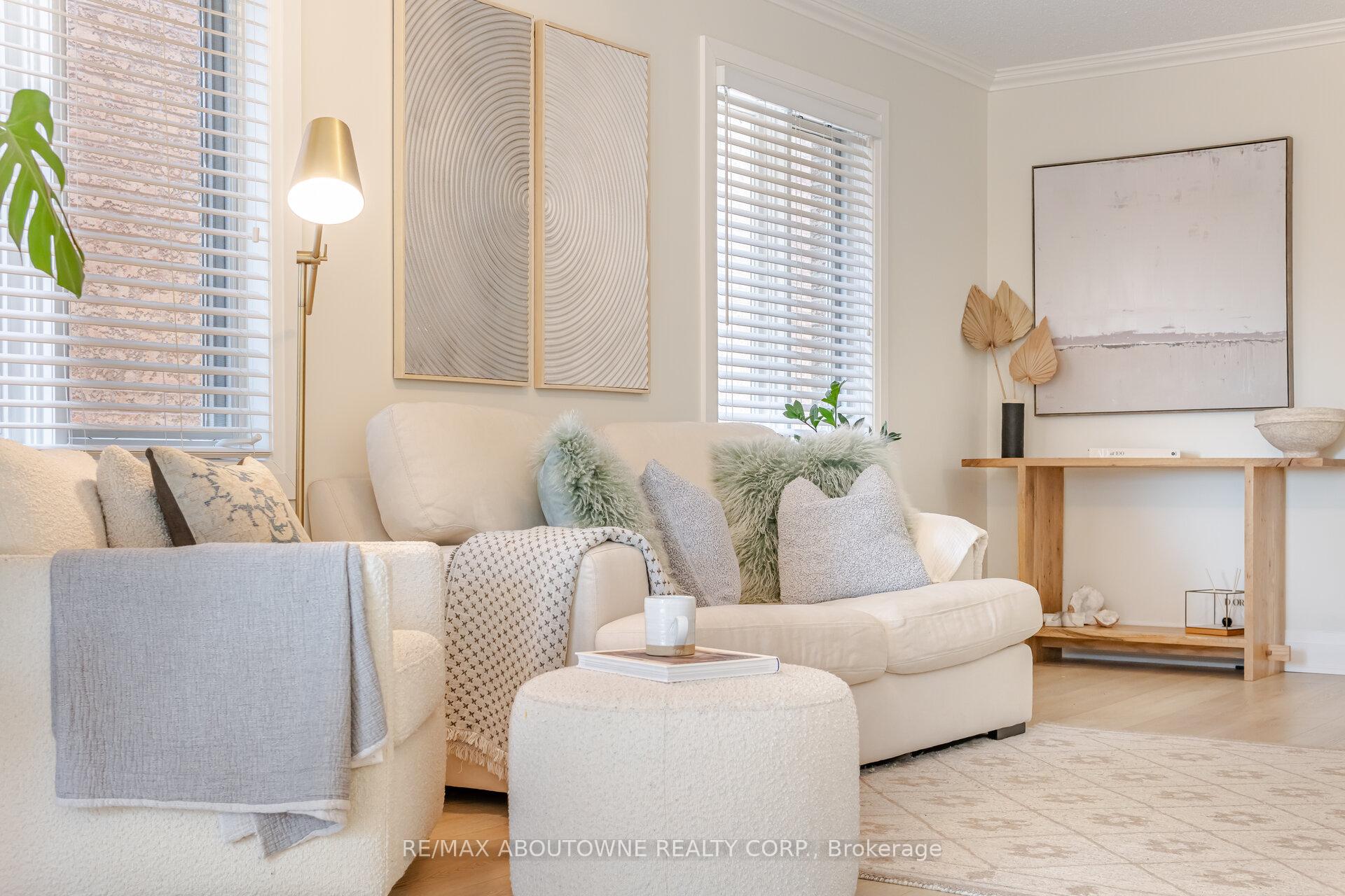 Photo 8 of 35 Harnesworth Crescent, Hamilton, Waterdown — HOMEH