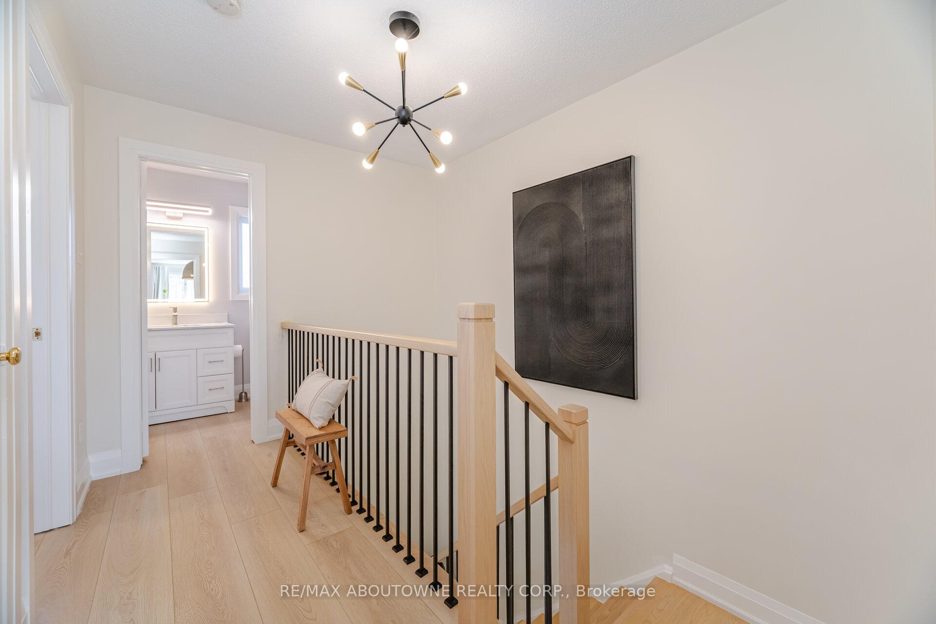 Photo 25 of 35 Harnesworth Crescent, Hamilton, Waterdown — HOMEH