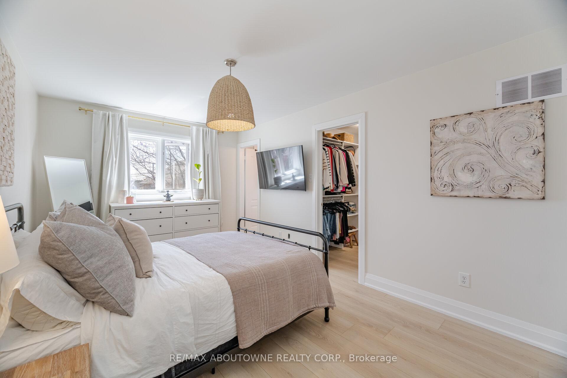 Photo 27 of 35 Harnesworth Crescent, Hamilton, Waterdown — HOMEH