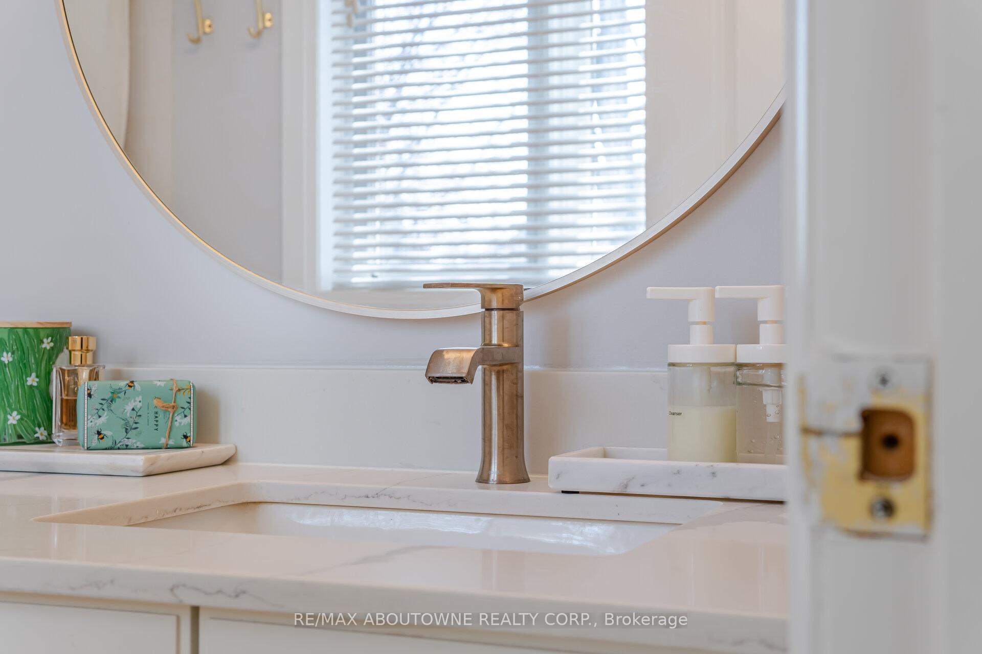Photo 31 of 35 Harnesworth Crescent, Hamilton, Waterdown — HOMEH