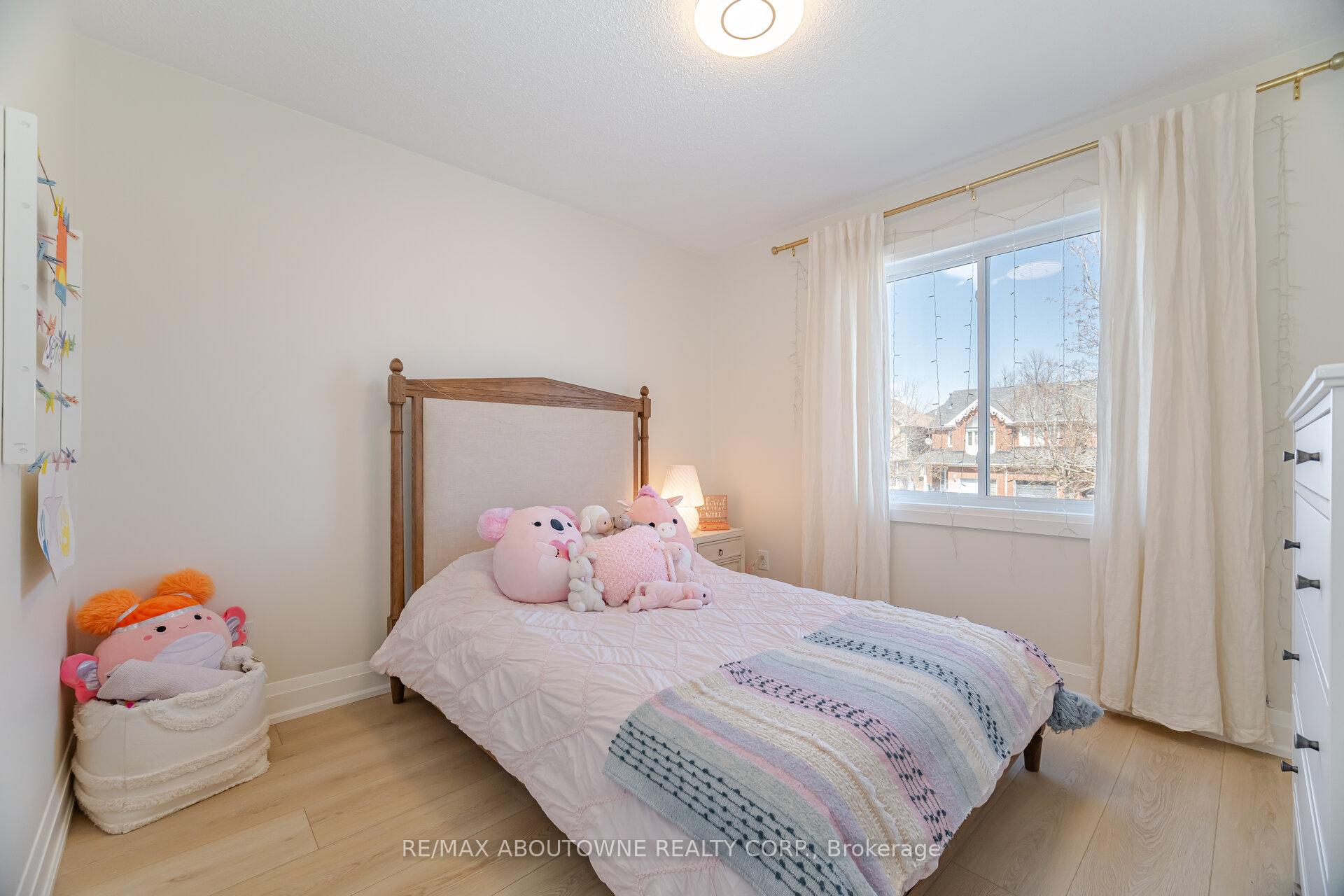 Photo 37 of 35 Harnesworth Crescent, Hamilton, Waterdown — HOMEH