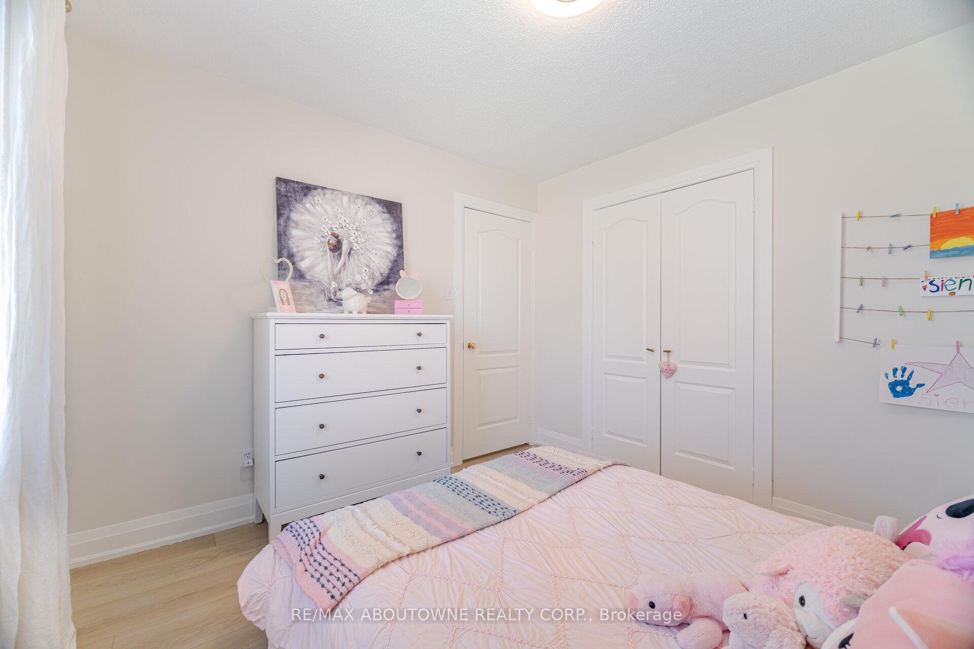 Photo 38 of 35 Harnesworth Crescent, Hamilton, Waterdown — HOMEH