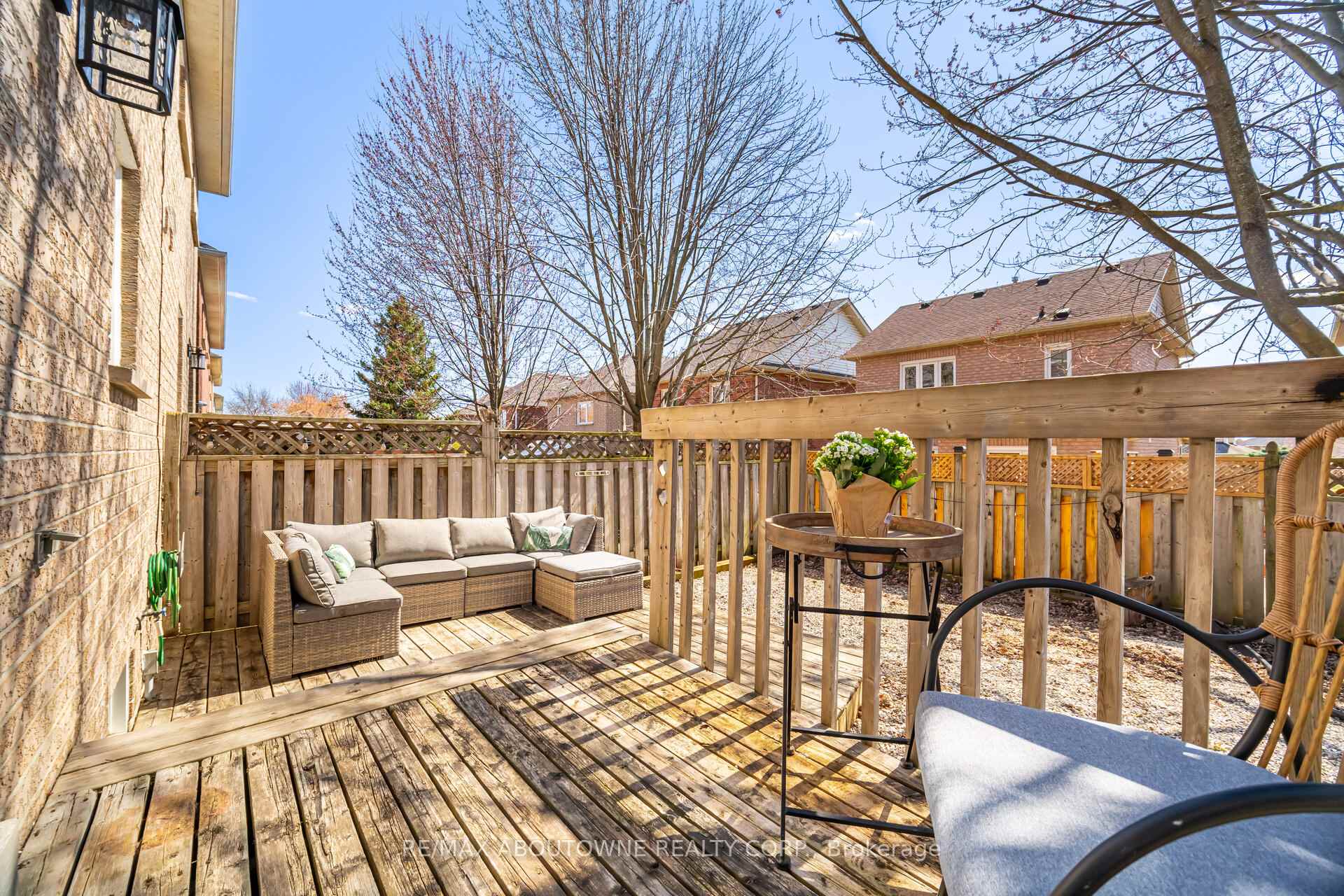 Photo 39 of 35 Harnesworth Crescent, Hamilton, Waterdown — HOMEH