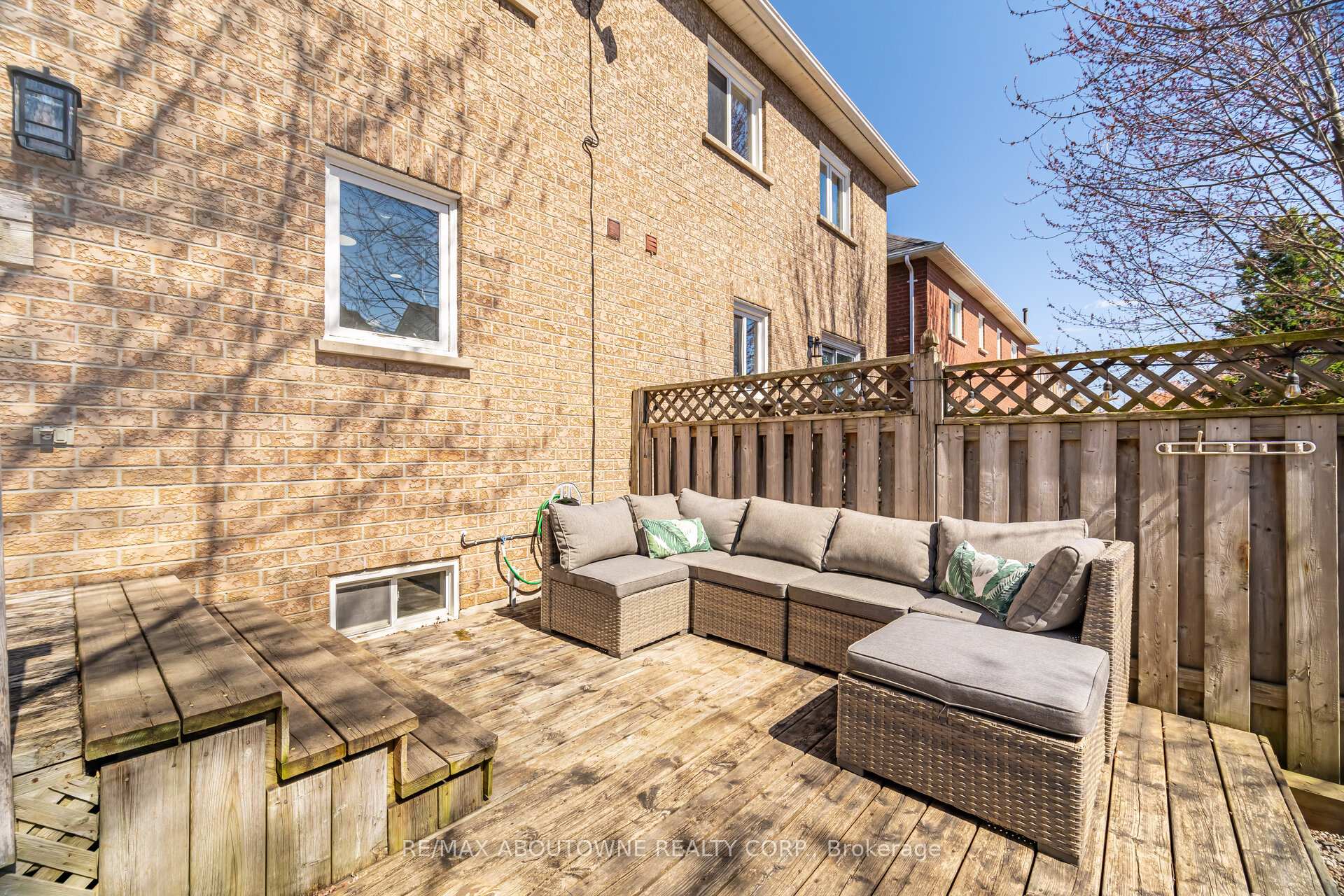 Photo 40 of 35 Harnesworth Crescent, Hamilton, Waterdown — HOMEH