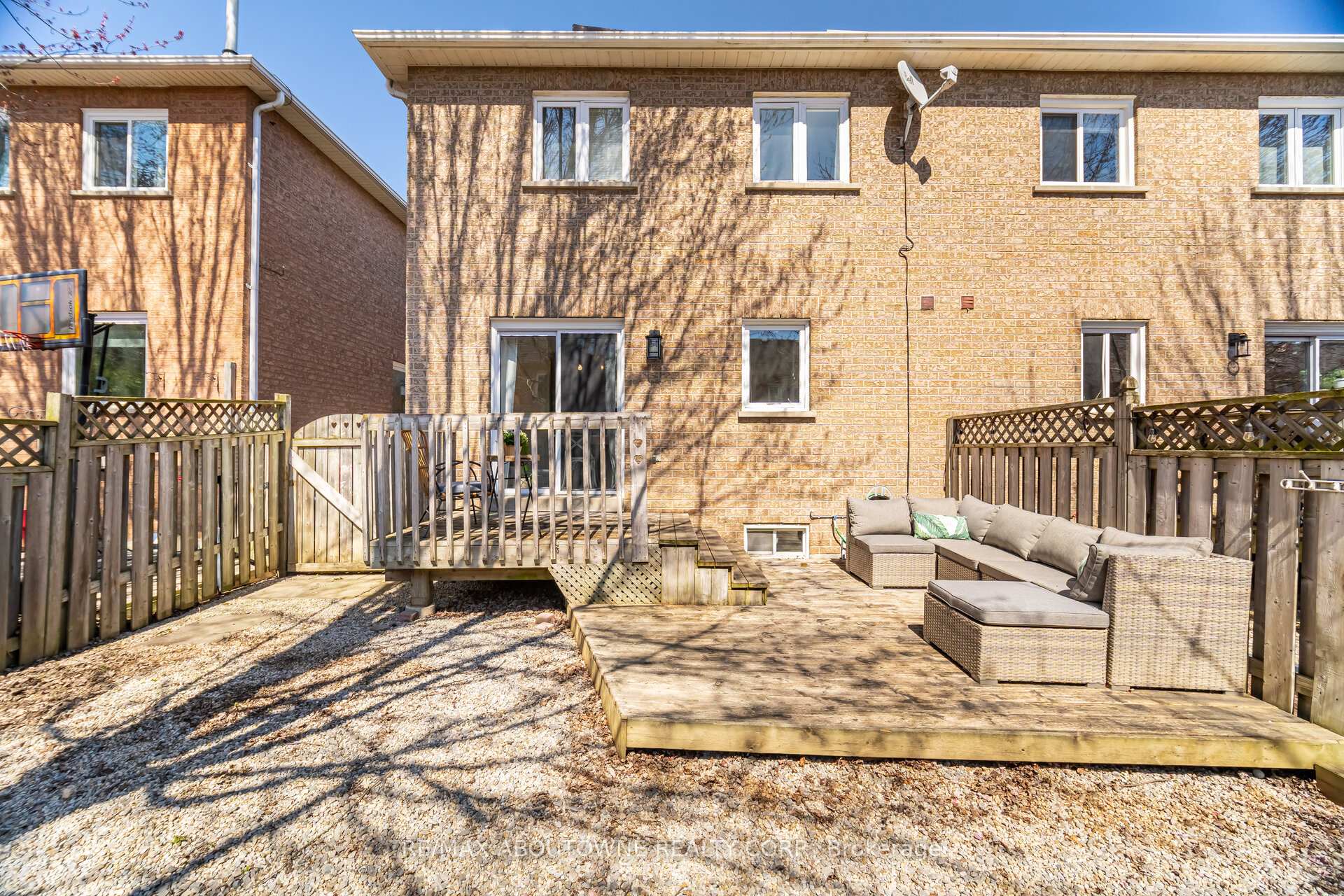 Photo 43 of 35 Harnesworth Crescent, Hamilton, Waterdown — HOMEH
