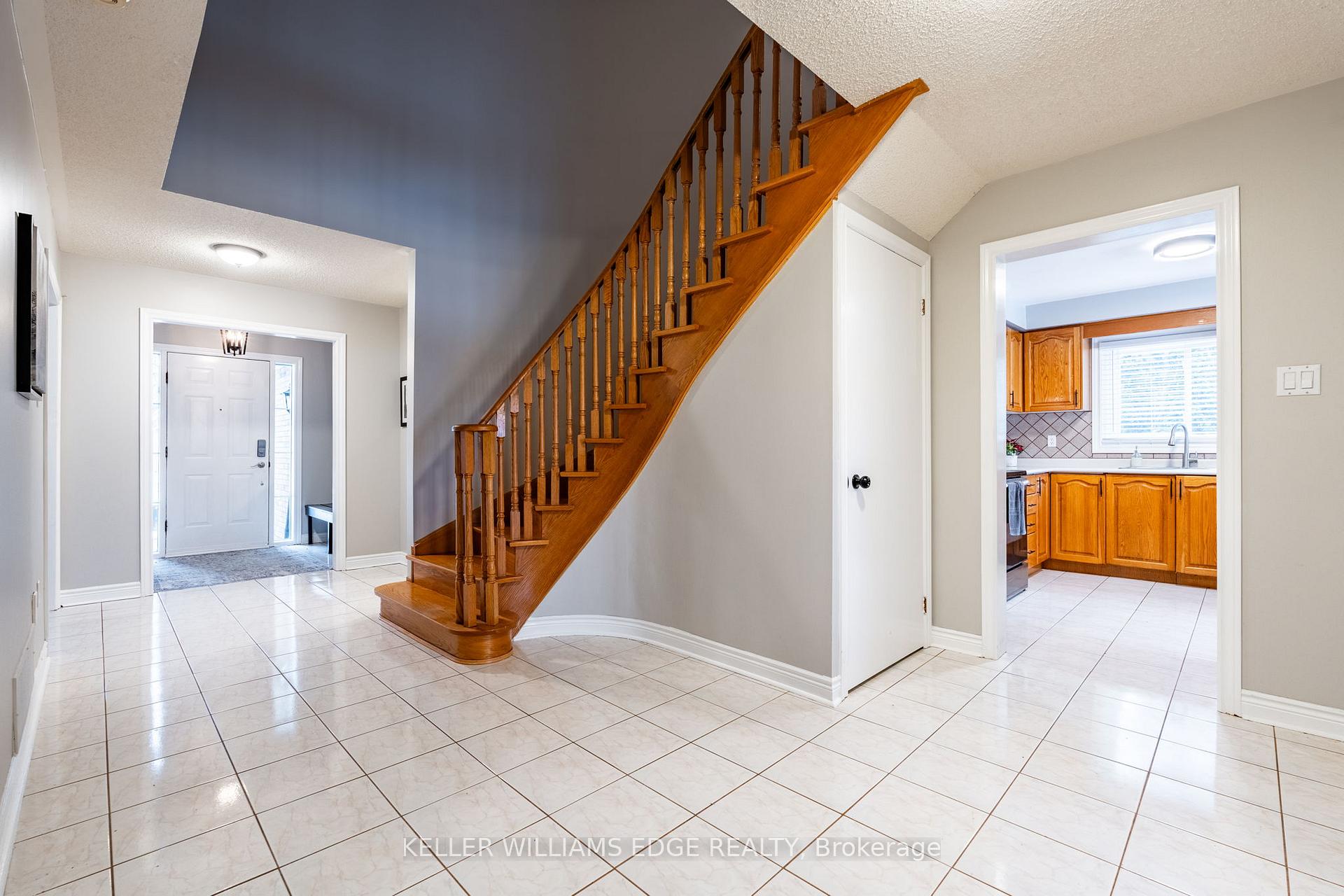 Photo 6 of 67 Laurendale Avenue, Hamilton, Waterdown — HOMEH