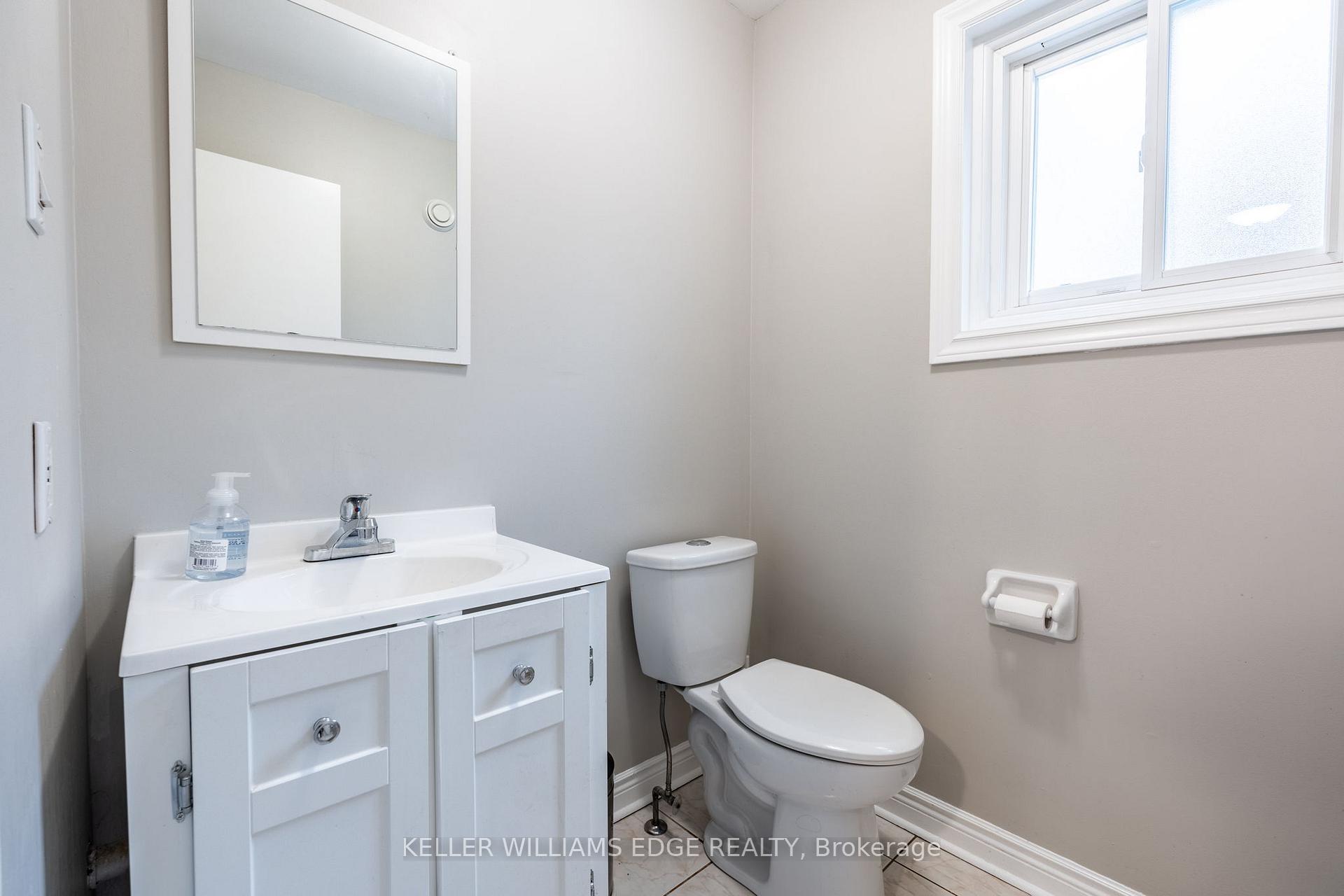 Photo 7 of 67 Laurendale Avenue, Hamilton, Waterdown — HOMEH
