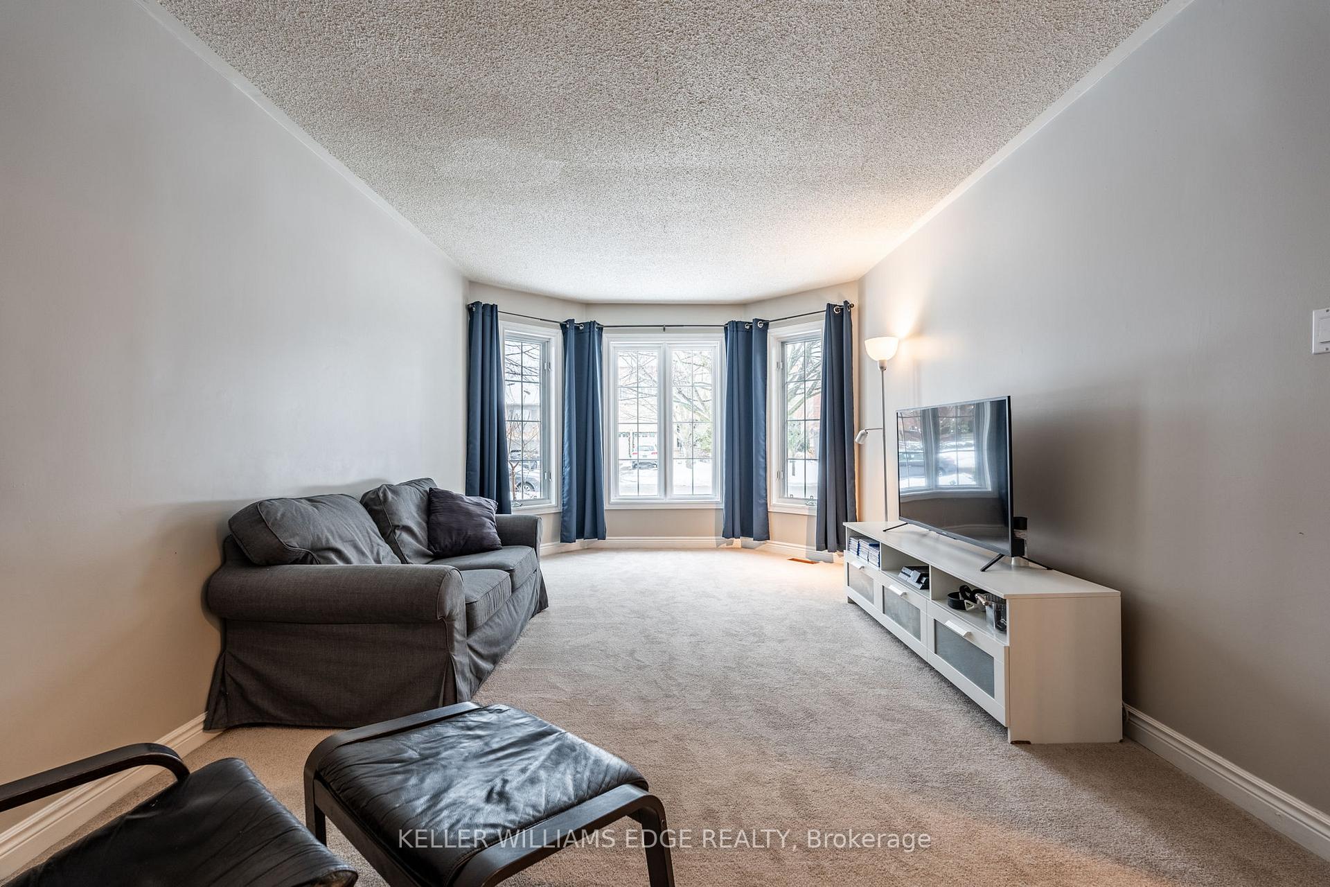Photo 8 of 67 Laurendale Avenue, Hamilton, Waterdown — HOMEH