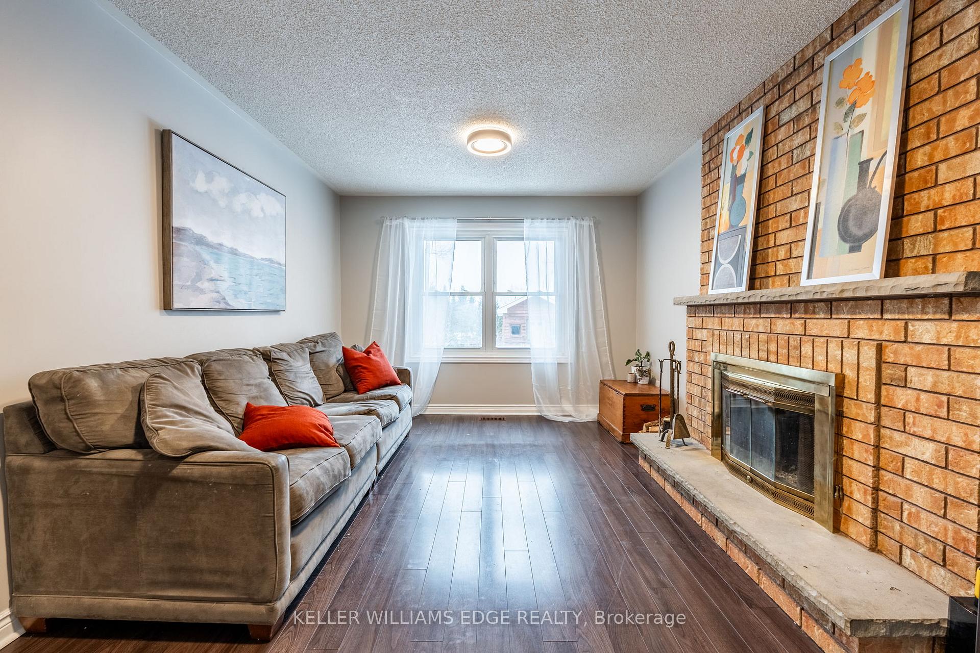 Photo 10 of 67 Laurendale Avenue, Hamilton, Waterdown — HOMEH