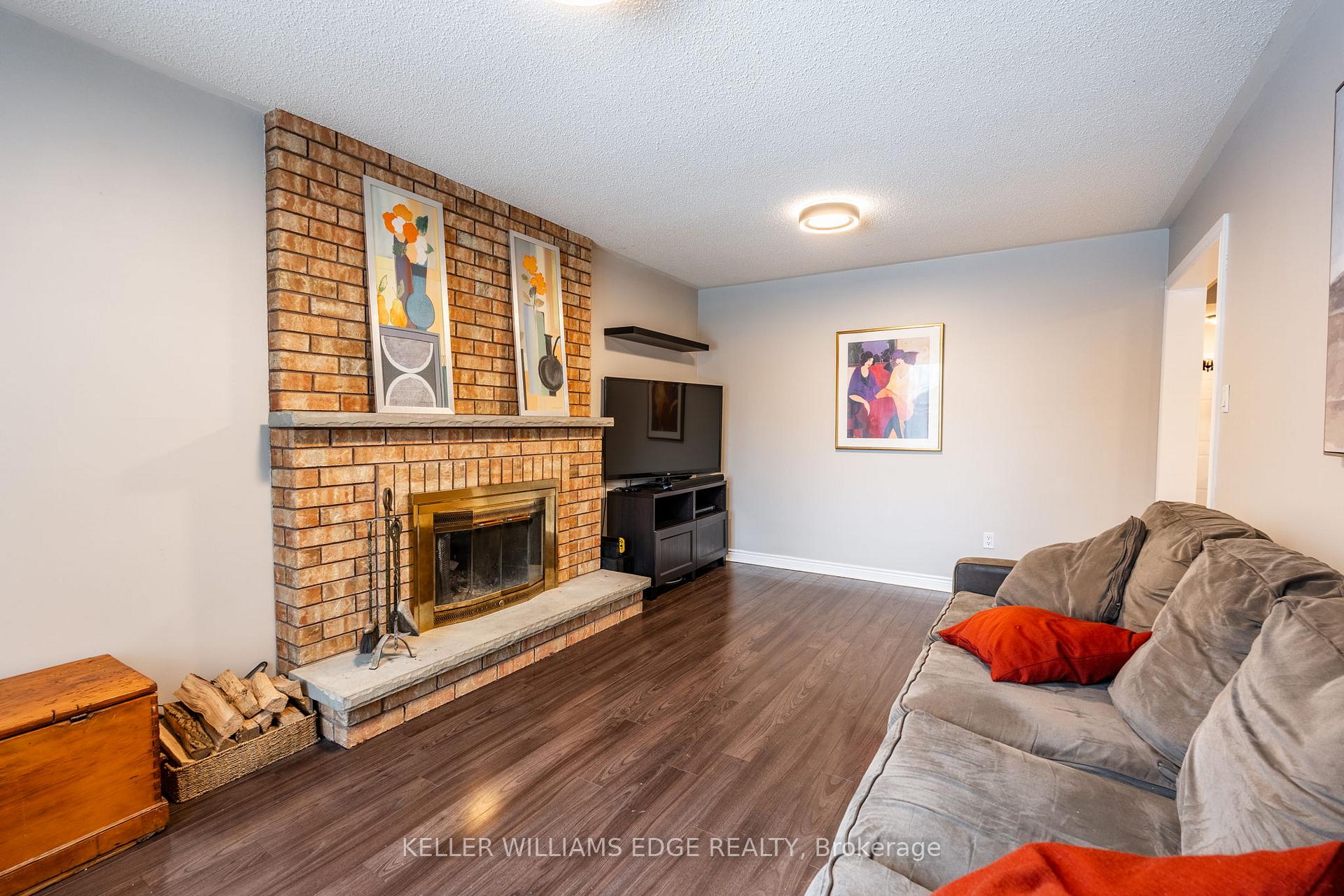 Photo 11 of 67 Laurendale Avenue, Hamilton, Waterdown — HOMEH