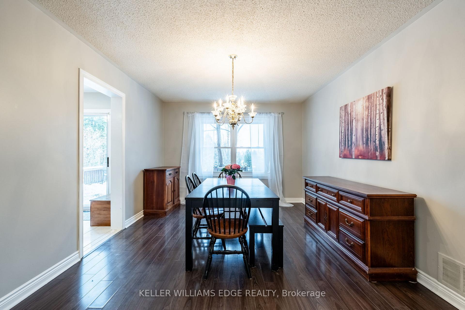Photo 12 of 67 Laurendale Avenue, Hamilton, Waterdown — HOMEH