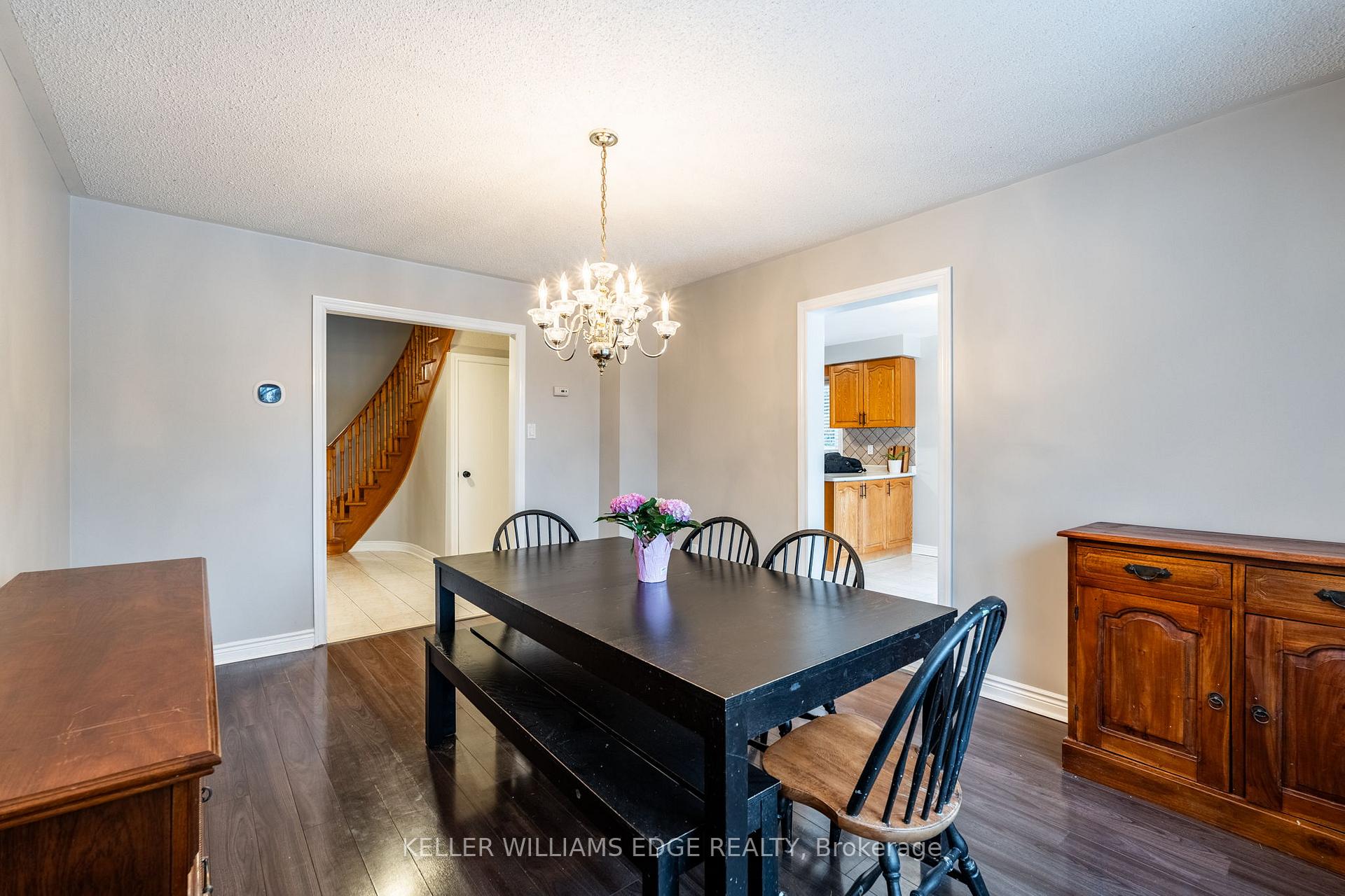 Photo 13 of 67 Laurendale Avenue, Hamilton, Waterdown — HOMEH