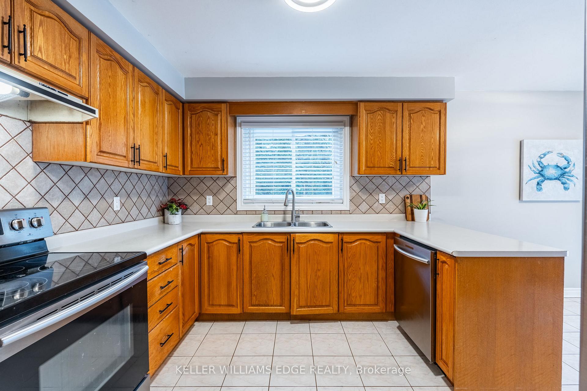 Photo 16 of 67 Laurendale Avenue, Hamilton, Waterdown — HOMEH