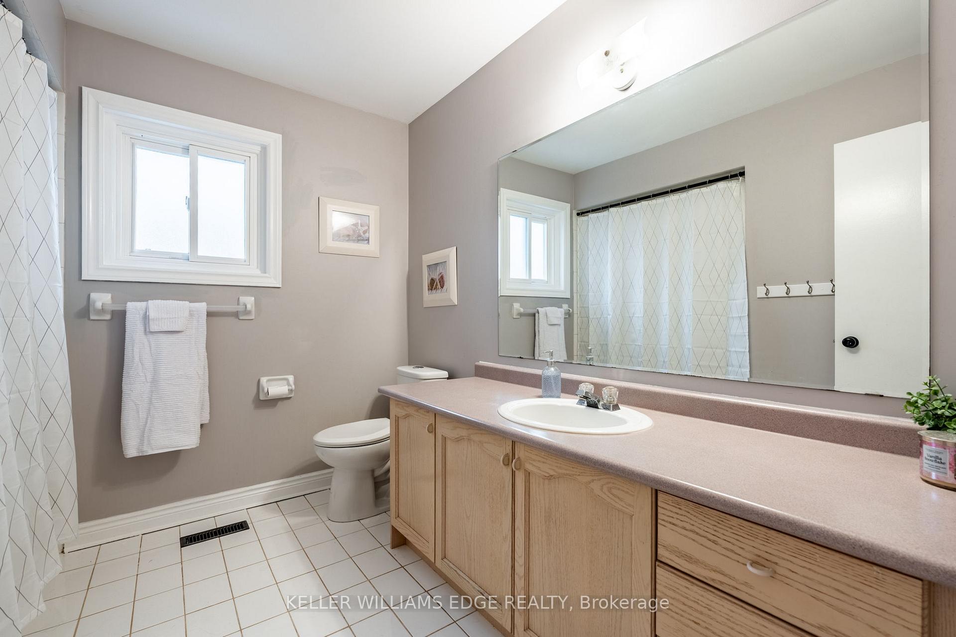 Photo 23 of 67 Laurendale Avenue, Hamilton, Waterdown — HOMEH