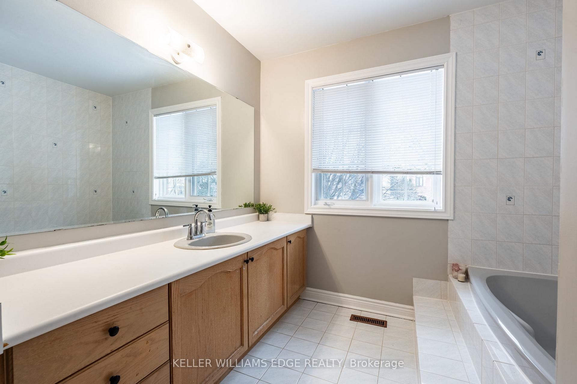 Photo 31 of 67 Laurendale Avenue, Hamilton, Waterdown — HOMEH