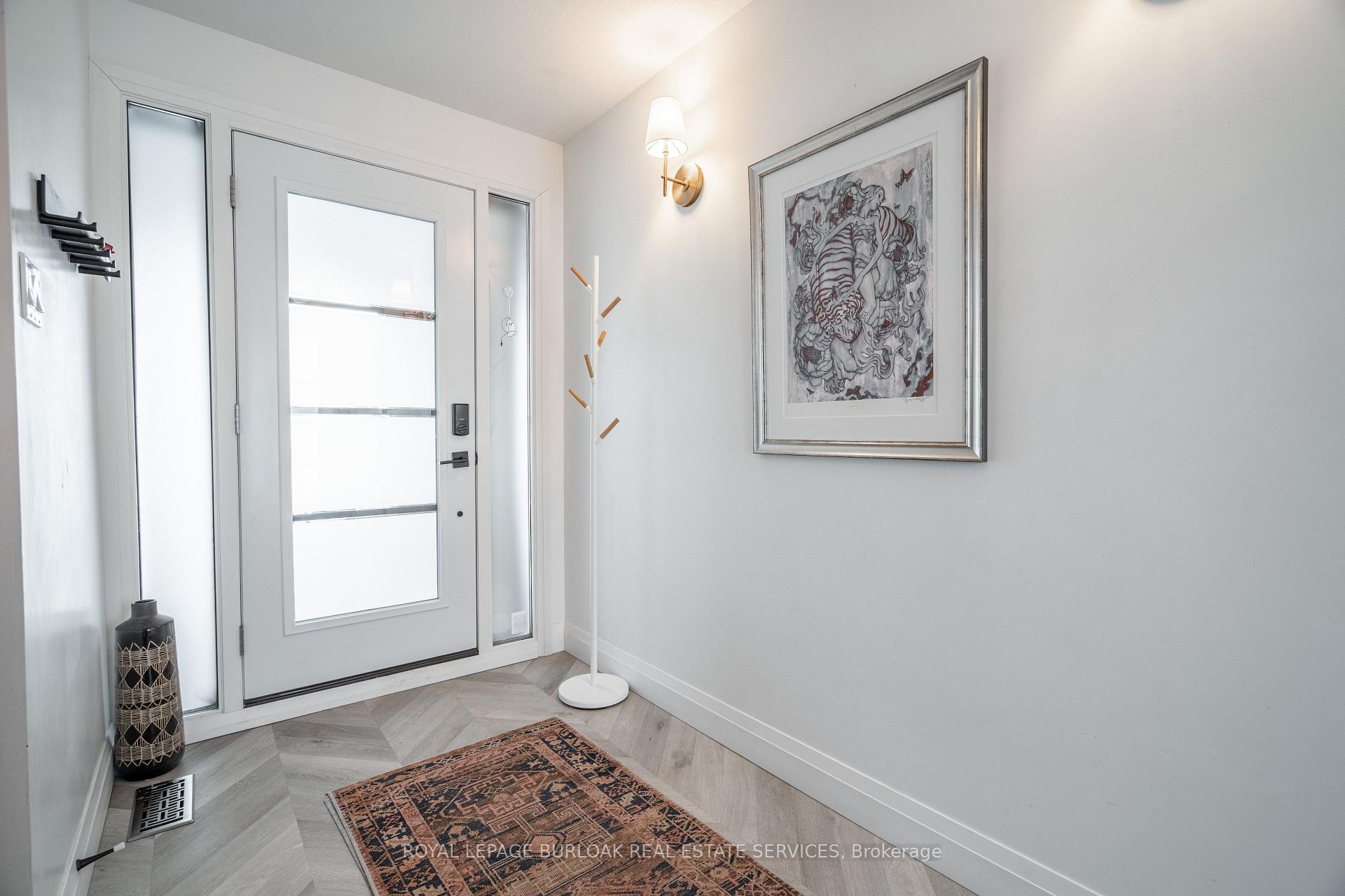 Photo 4 of 104 Darlington Drive, Hamilton, Gilbert — HOMEH