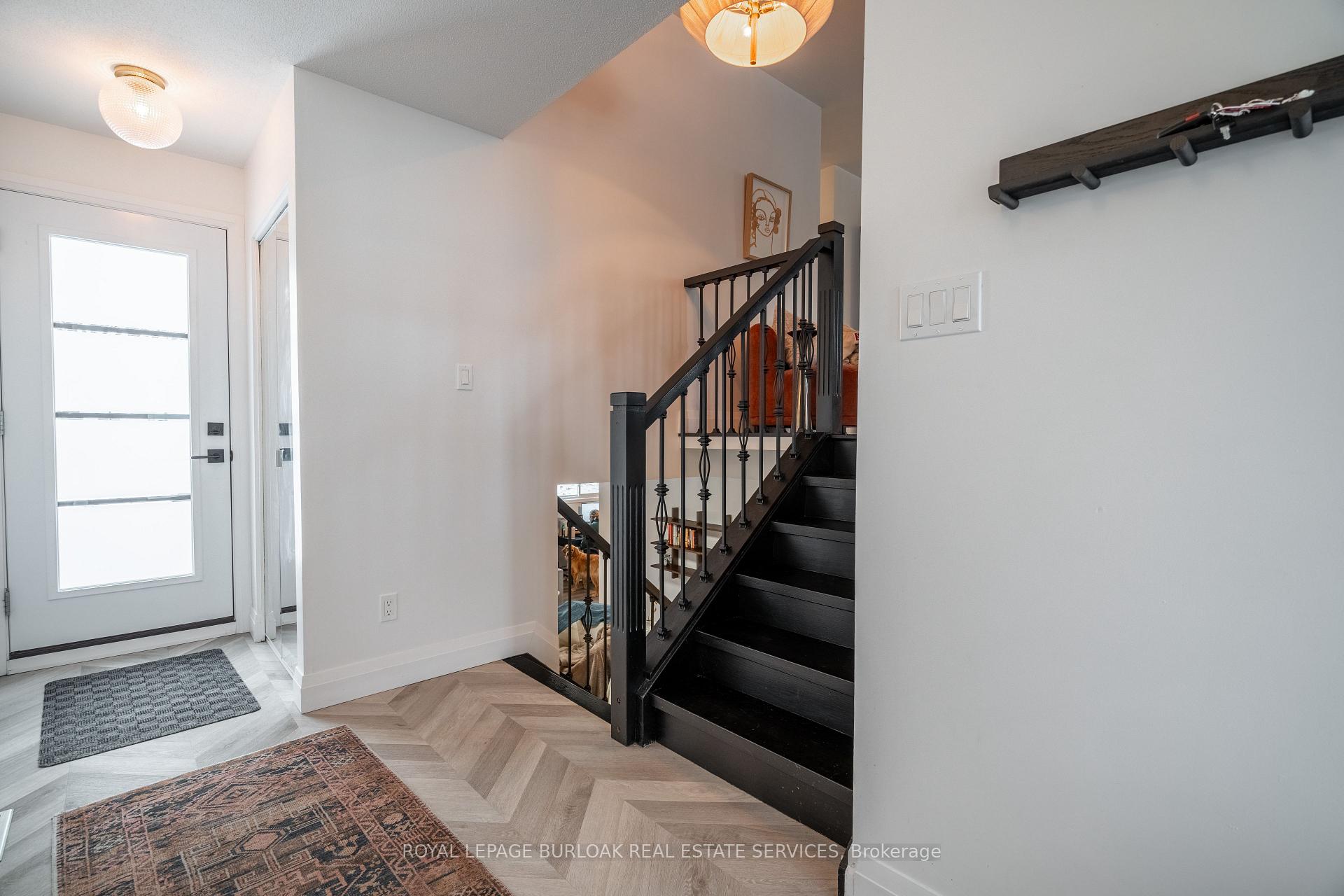 Photo 5 of 104 Darlington Drive, Hamilton, Gilbert — HOMEH