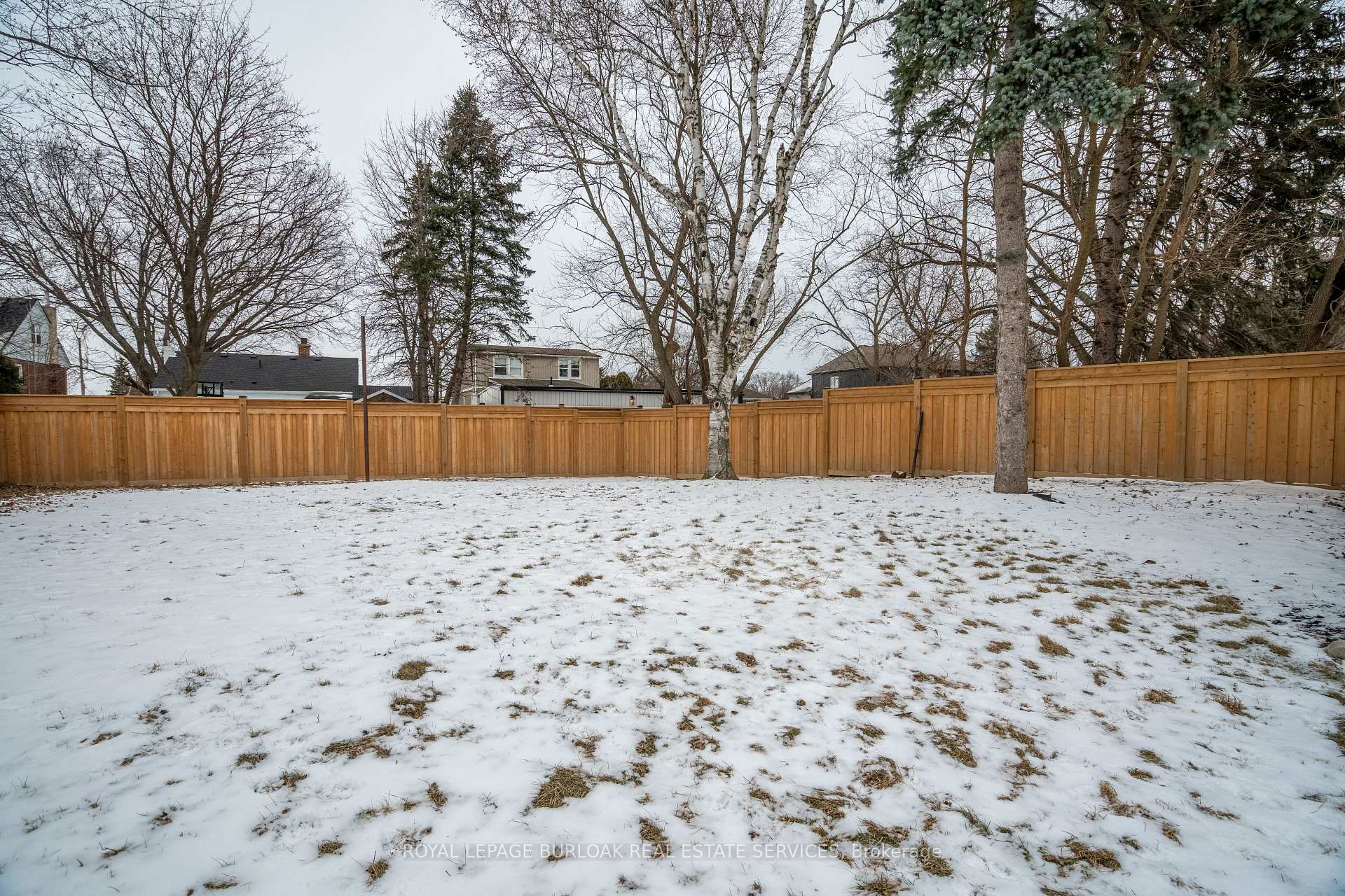 Photo 34 of 104 Darlington Drive, Hamilton, Gilbert — HOMEH