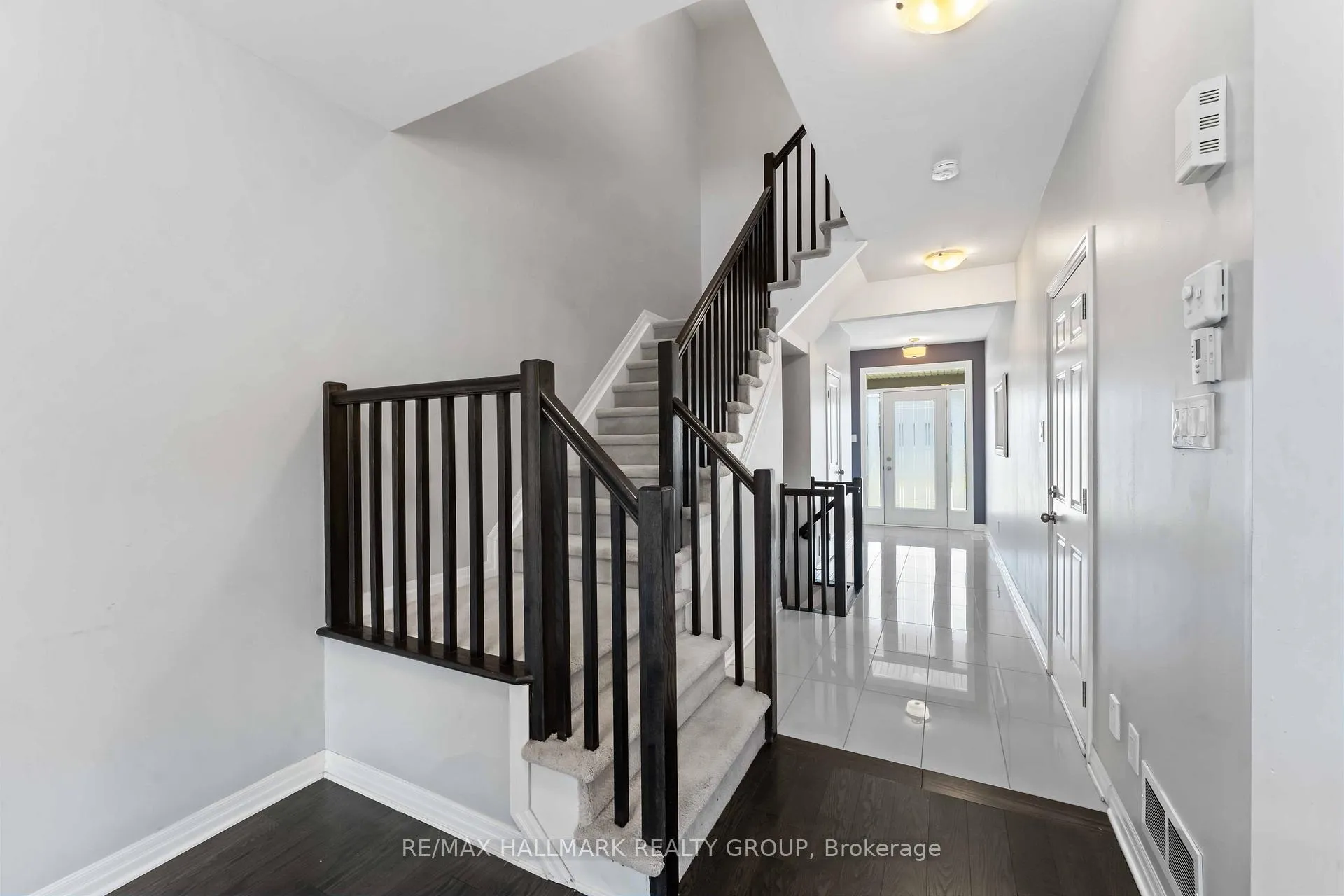 Photo 3 of 900 Littlerock Street, Ottawa, Leitrim — HOMEH