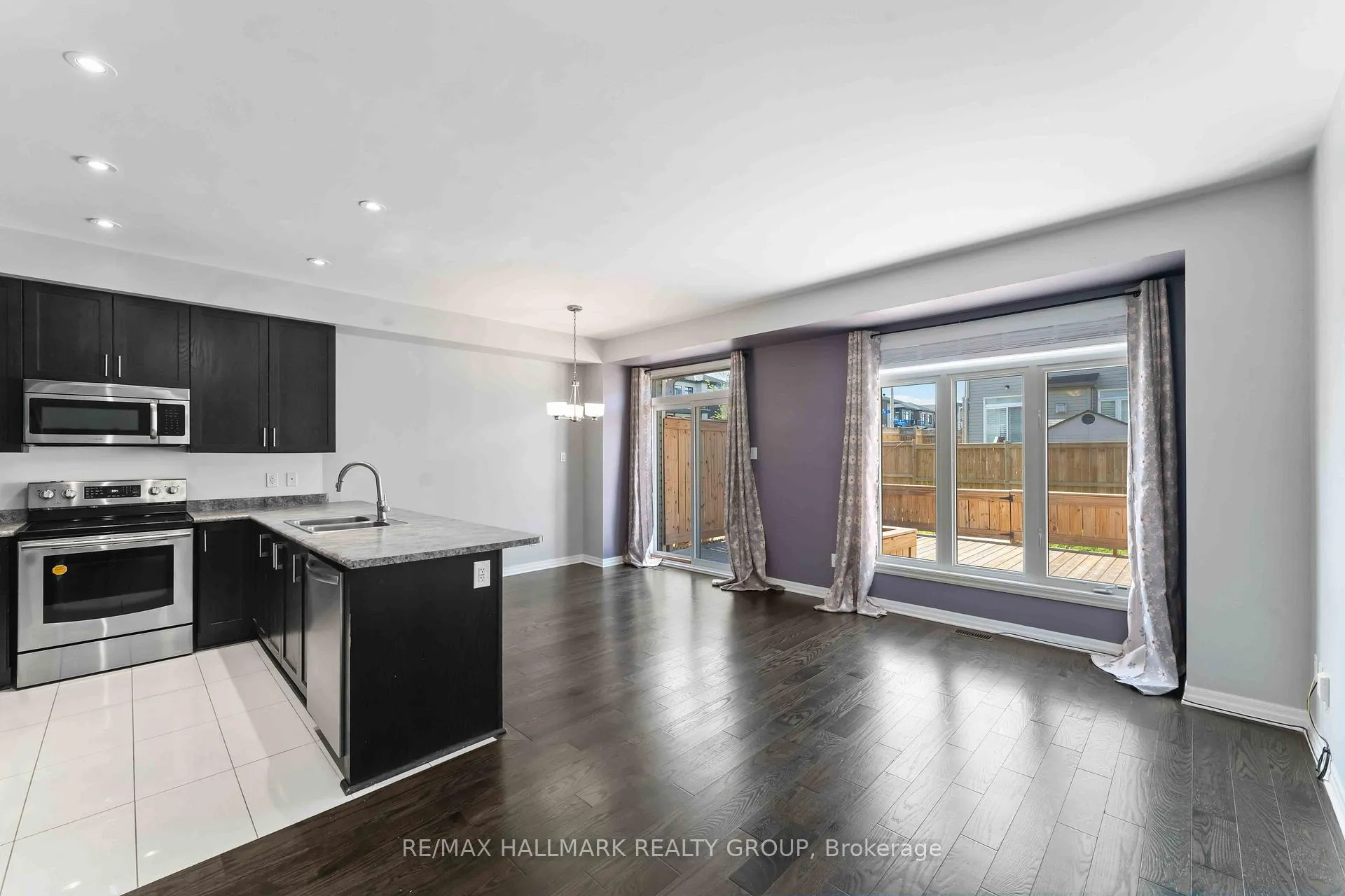 Photo 7 of 900 Littlerock Street, Ottawa, Leitrim — HOMEH