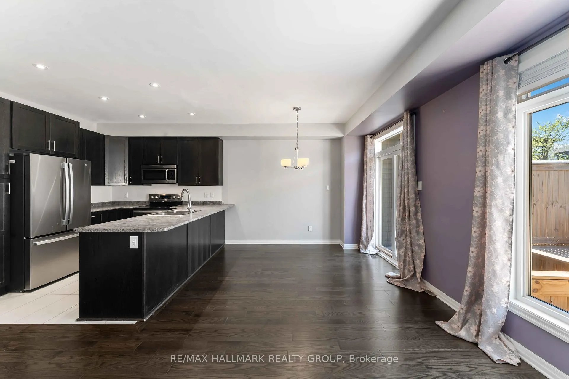 Photo 9 of 900 Littlerock Street, Ottawa, Leitrim — HOMEH