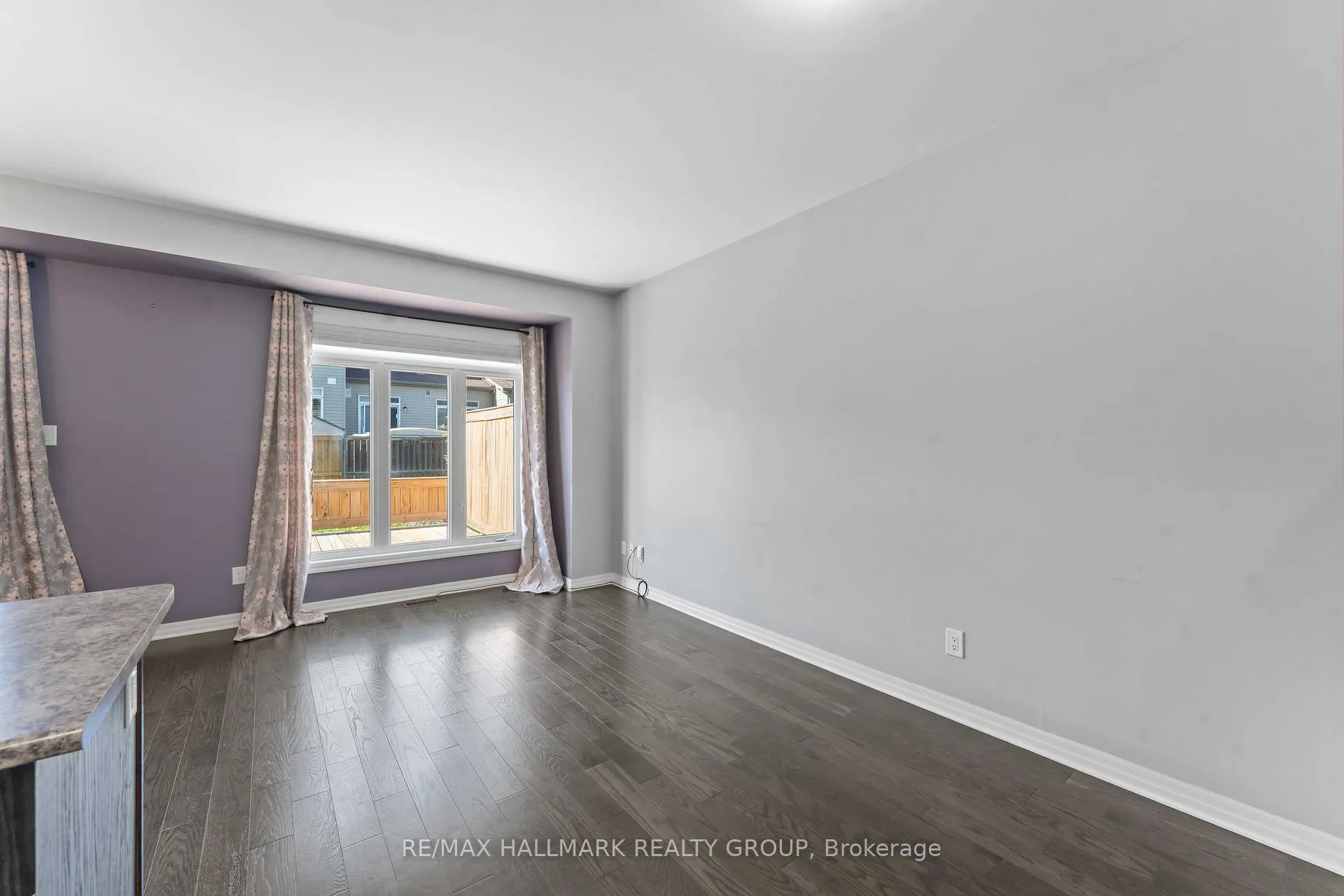 Photo 11 of 900 Littlerock Street, Ottawa, Leitrim — HOMEH
