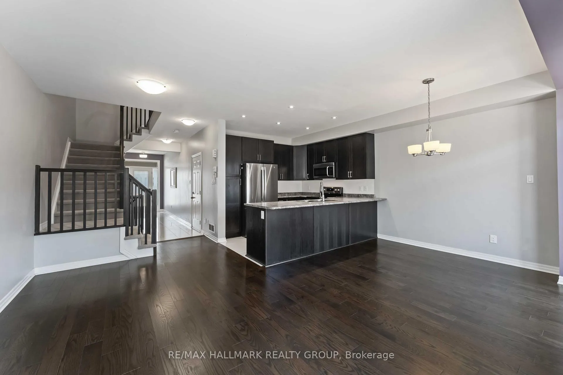 Photo 12 of 900 Littlerock Street, Ottawa, Leitrim — HOMEH