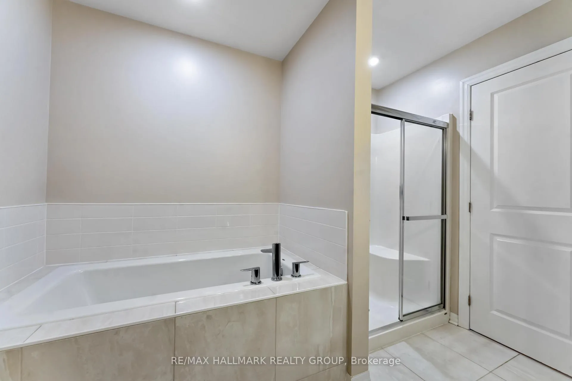 Photo 23 of 900 Littlerock Street, Ottawa, Leitrim — HOMEH