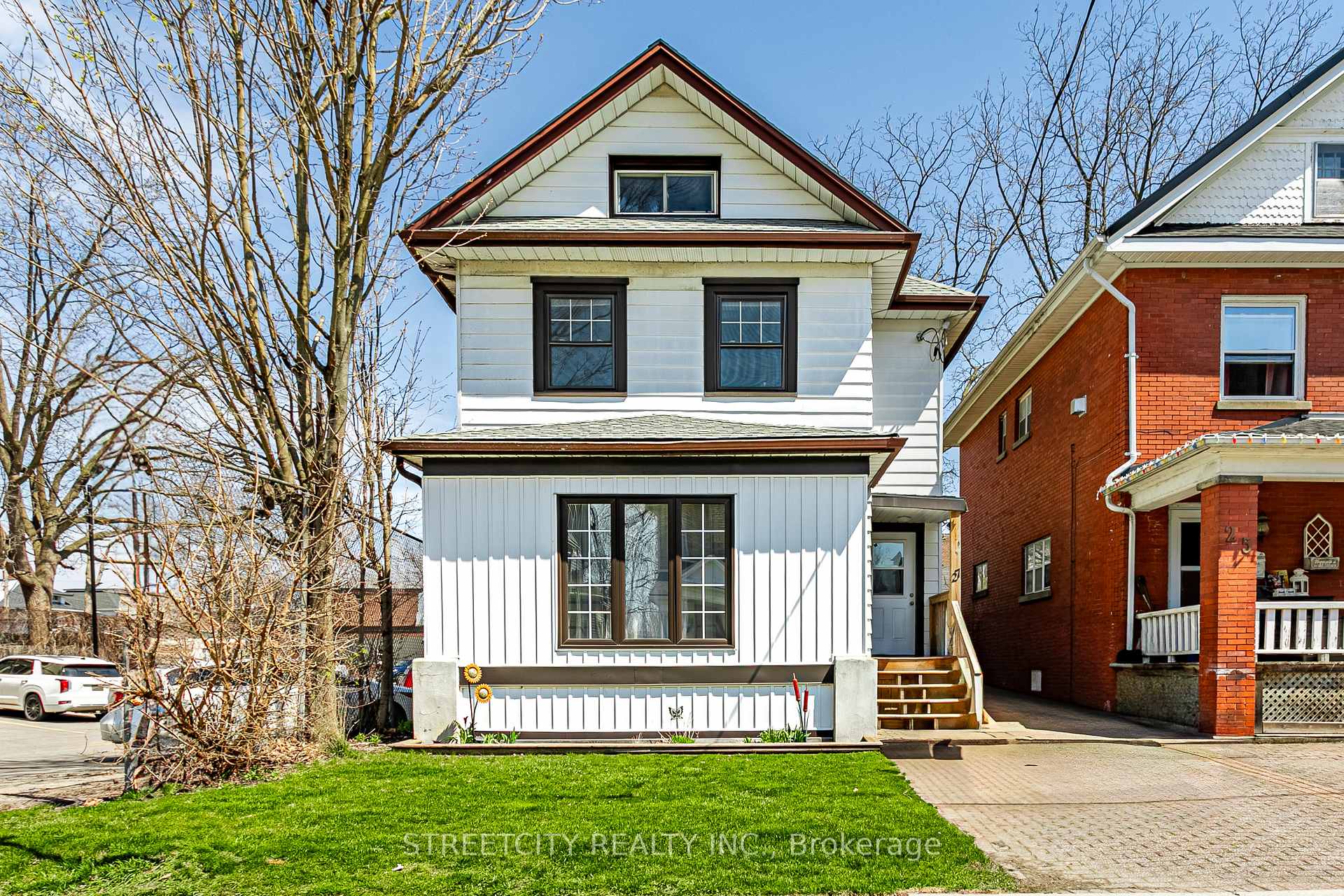 Photo 1 of 27 East Street N, St. Thomas — HOMEH