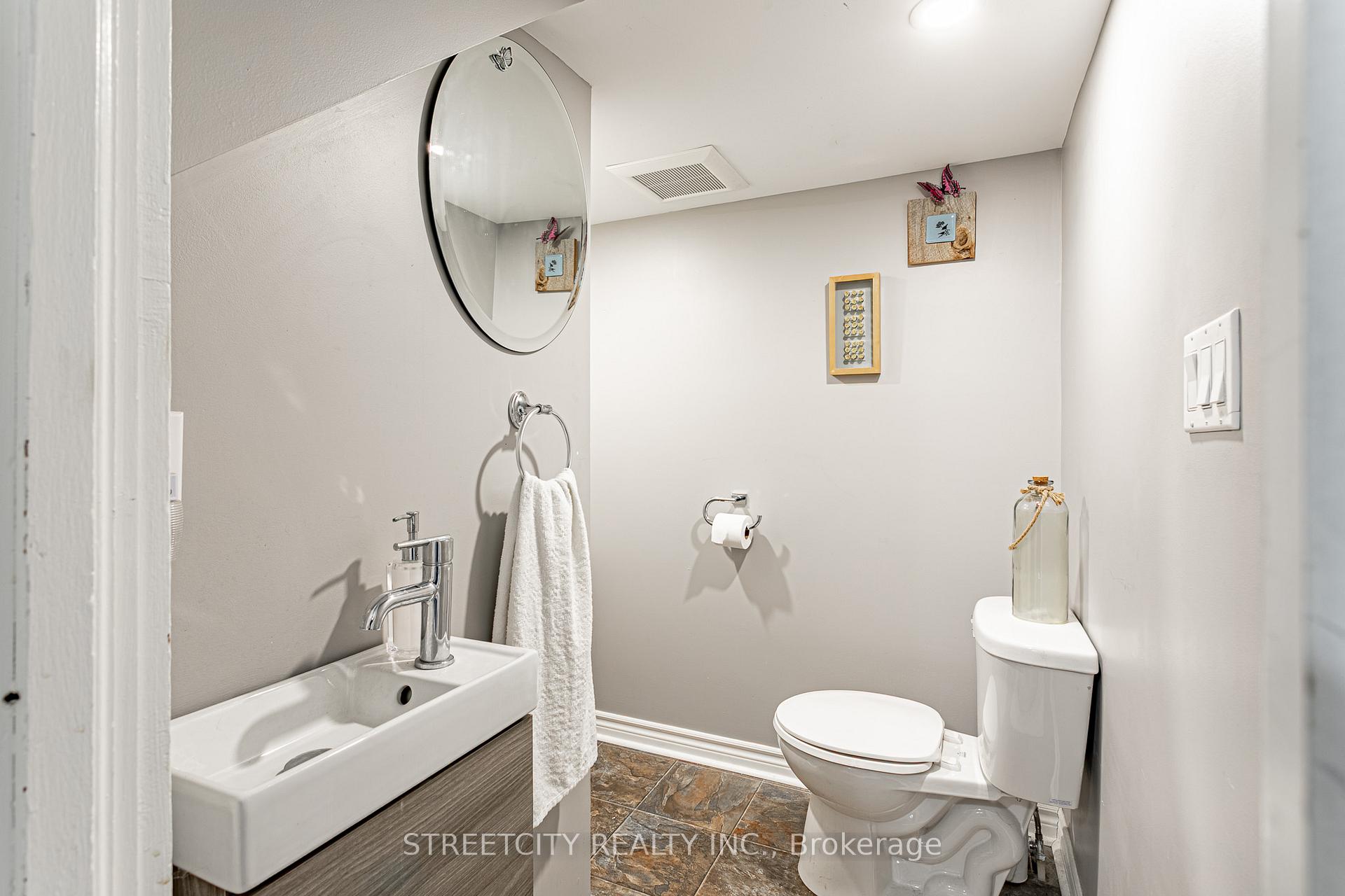 Photo 14 of 27 East Street N, St. Thomas — HOMEH