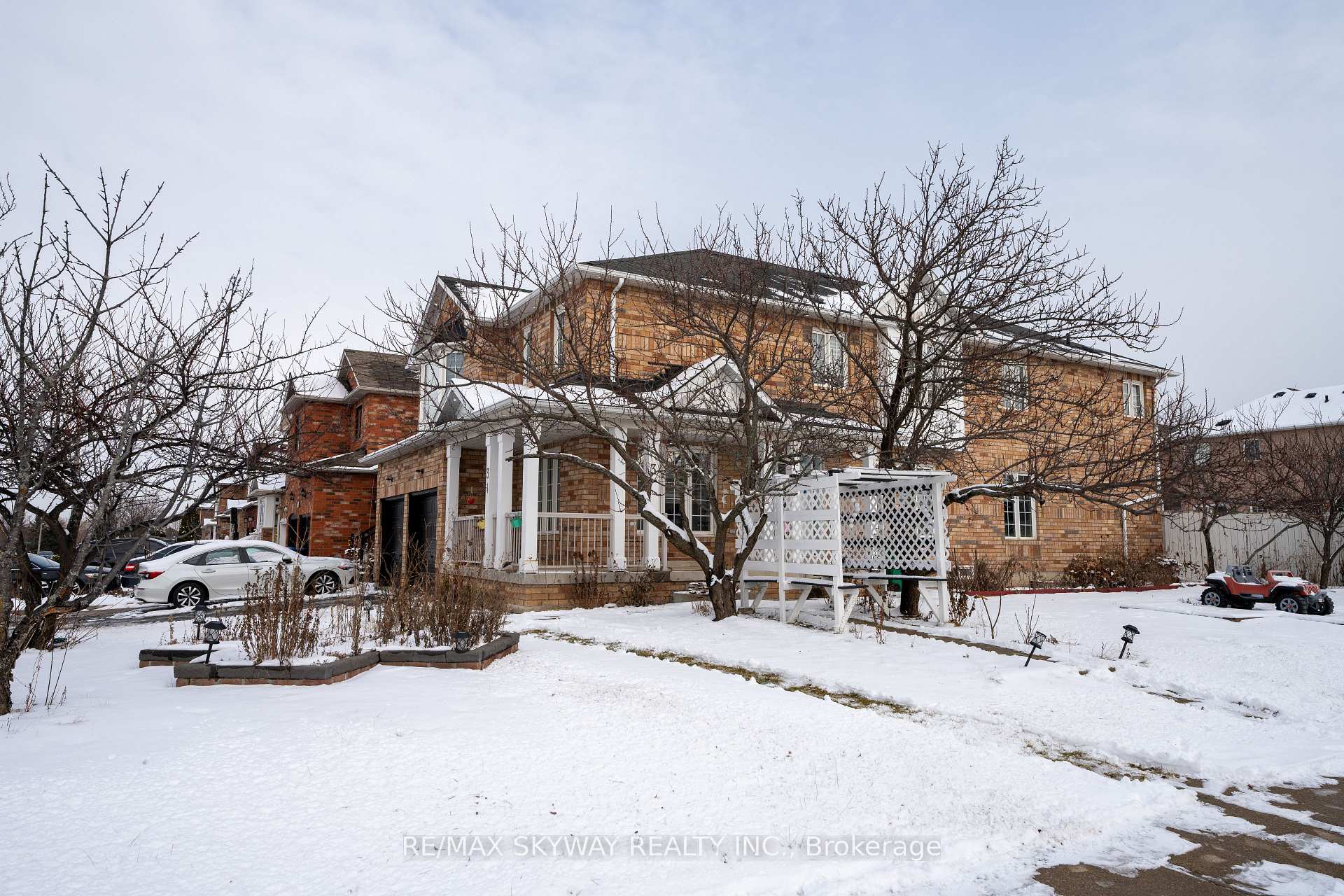 Photo 5 of 3 Piper Street, Brampton, Fletcher's Meadow — HOMEH