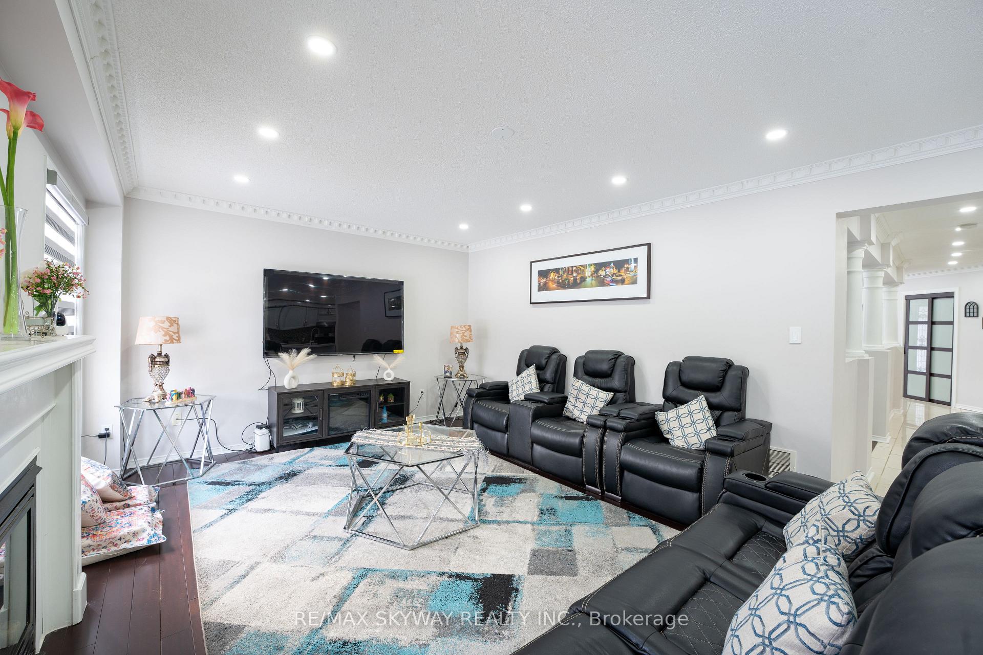 Photo 10 of 3 Piper Street, Brampton, Fletcher's Meadow — HOMEH