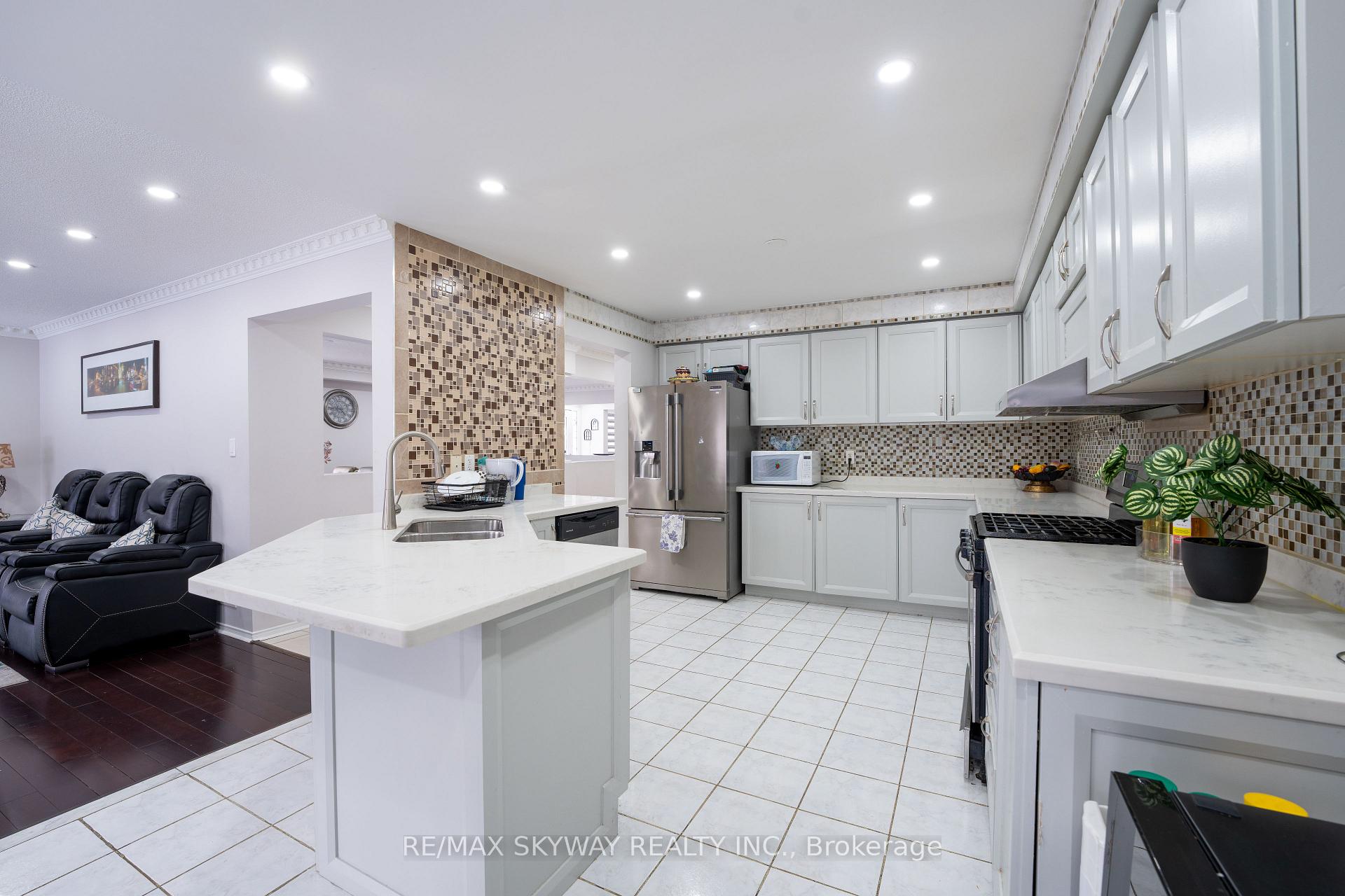 Photo 12 of 3 Piper Street, Brampton, Fletcher's Meadow — HOMEH
