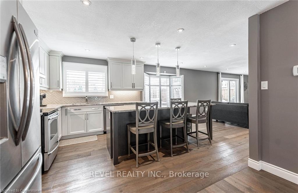 Photo 8 of 7 Sugarplum Court, Hamilton, Stoney Creek Mountain — HOMEH