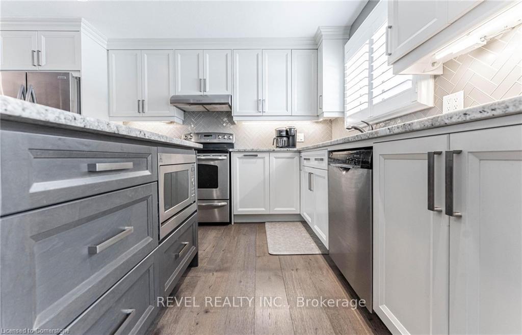 Photo 11 of 7 Sugarplum Court, Hamilton, Stoney Creek Mountain — HOMEH