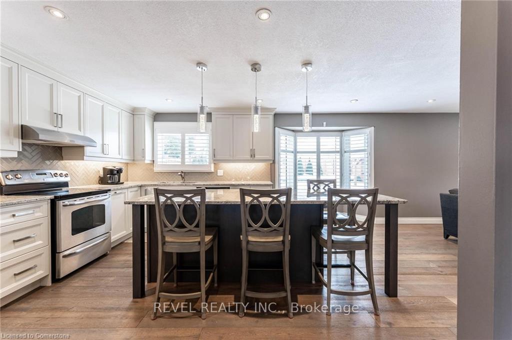 Photo 12 of 7 Sugarplum Court, Hamilton, Stoney Creek Mountain — HOMEH