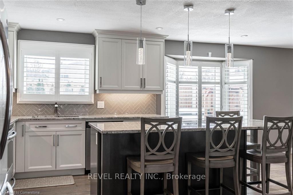 Photo 16 of 7 Sugarplum Court, Hamilton, Stoney Creek Mountain — HOMEH