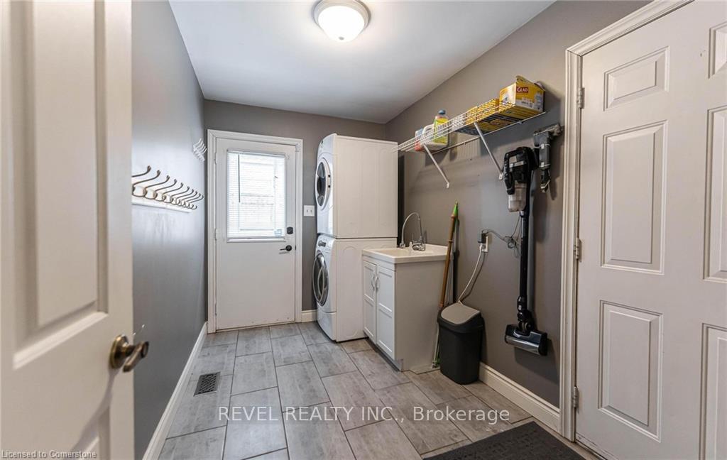 Photo 21 of 7 Sugarplum Court, Hamilton, Stoney Creek Mountain — HOMEH
