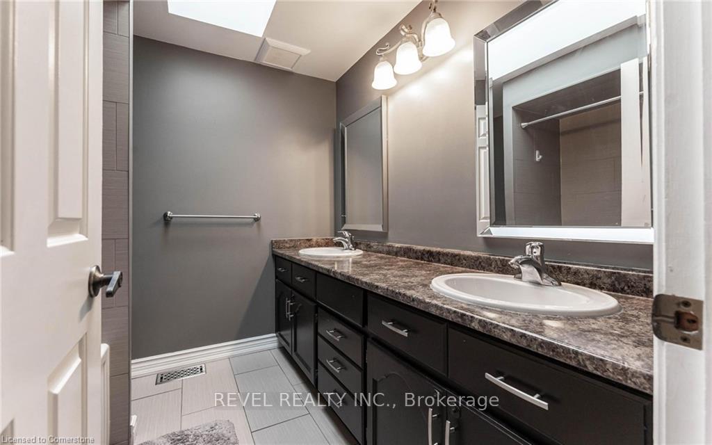 Photo 31 of 7 Sugarplum Court, Hamilton, Stoney Creek Mountain — HOMEH