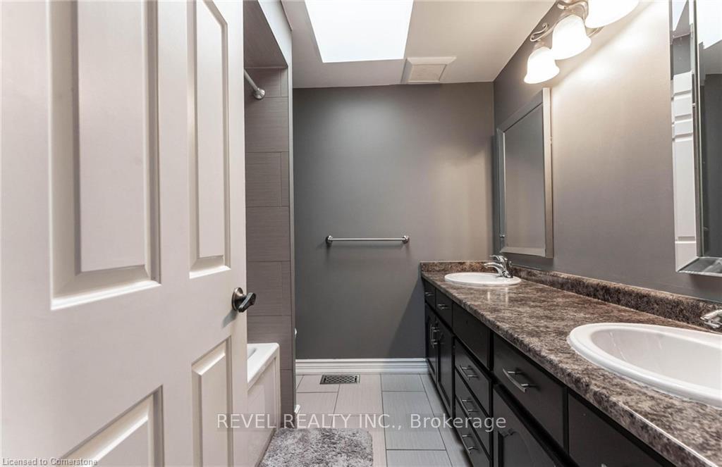 Photo 32 of 7 Sugarplum Court, Hamilton, Stoney Creek Mountain — HOMEH