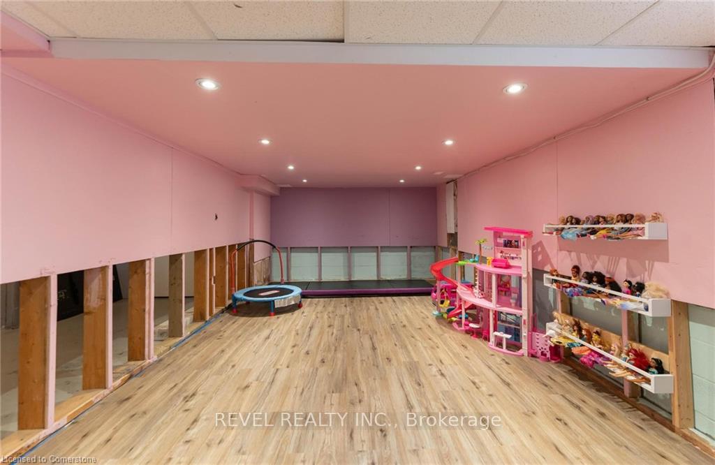 Photo 37 of 7 Sugarplum Court, Hamilton, Stoney Creek Mountain — HOMEH