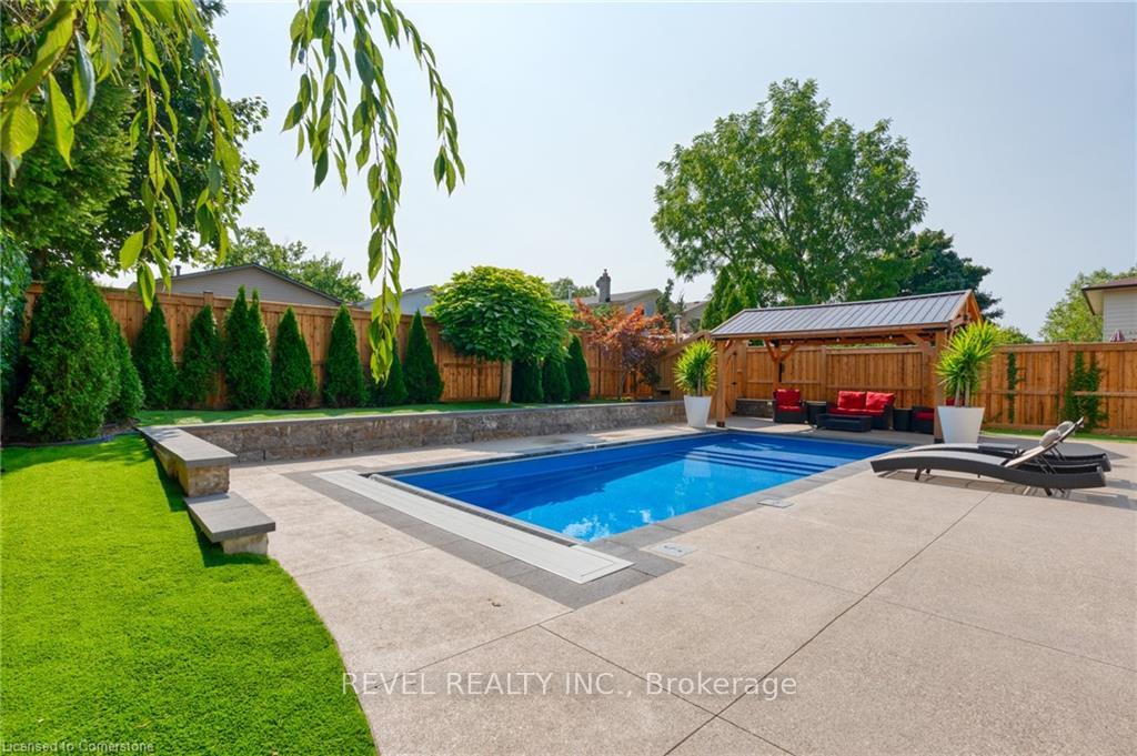 Photo 44 of 7 Sugarplum Court, Hamilton, Stoney Creek Mountain — HOMEH