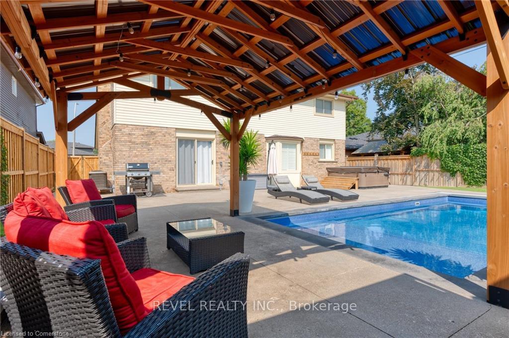Photo 45 of 7 Sugarplum Court, Hamilton, Stoney Creek Mountain — HOMEH