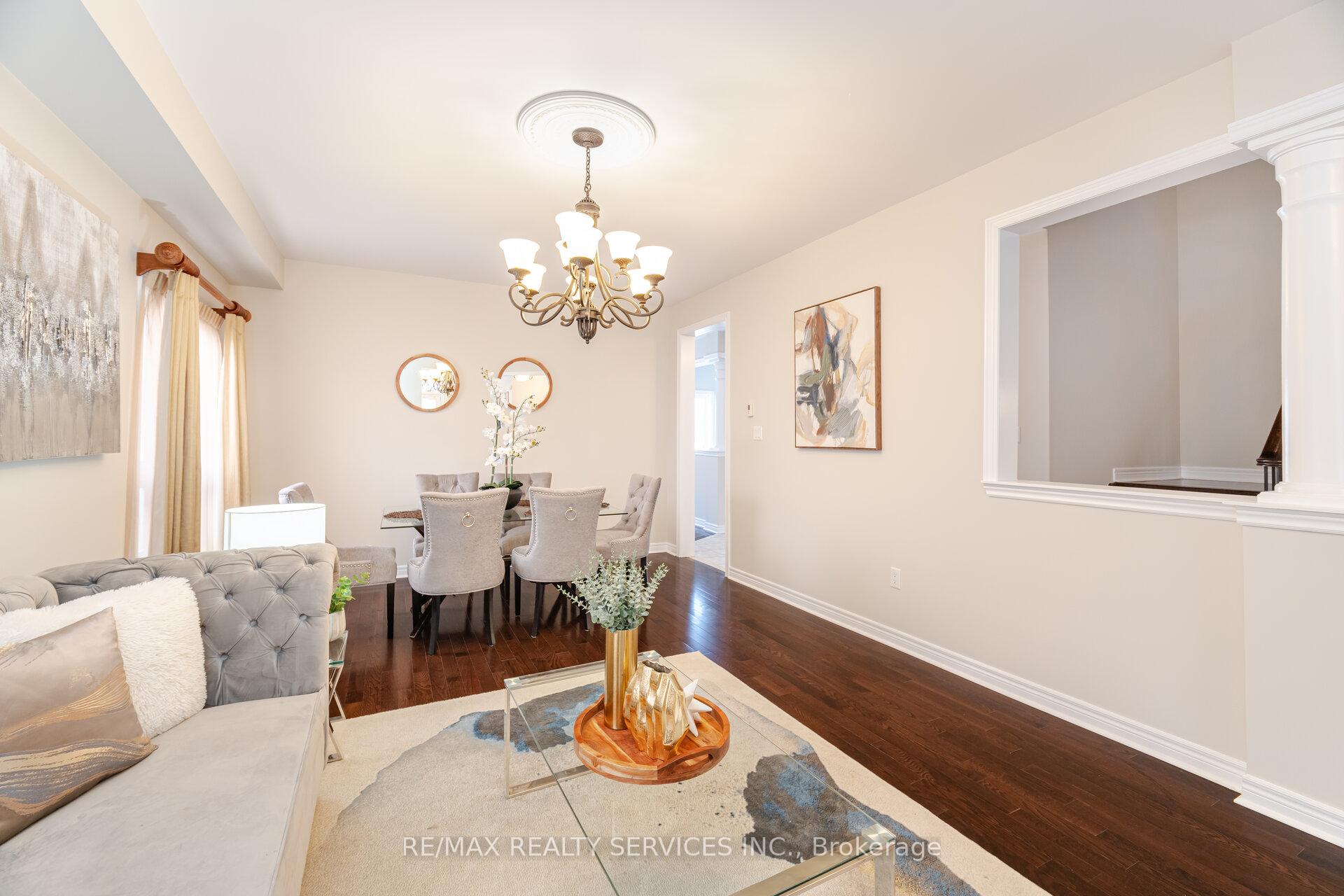 Photo 5 of 21 Fallgate Drive, Brampton, Credit Valley — HOMEH