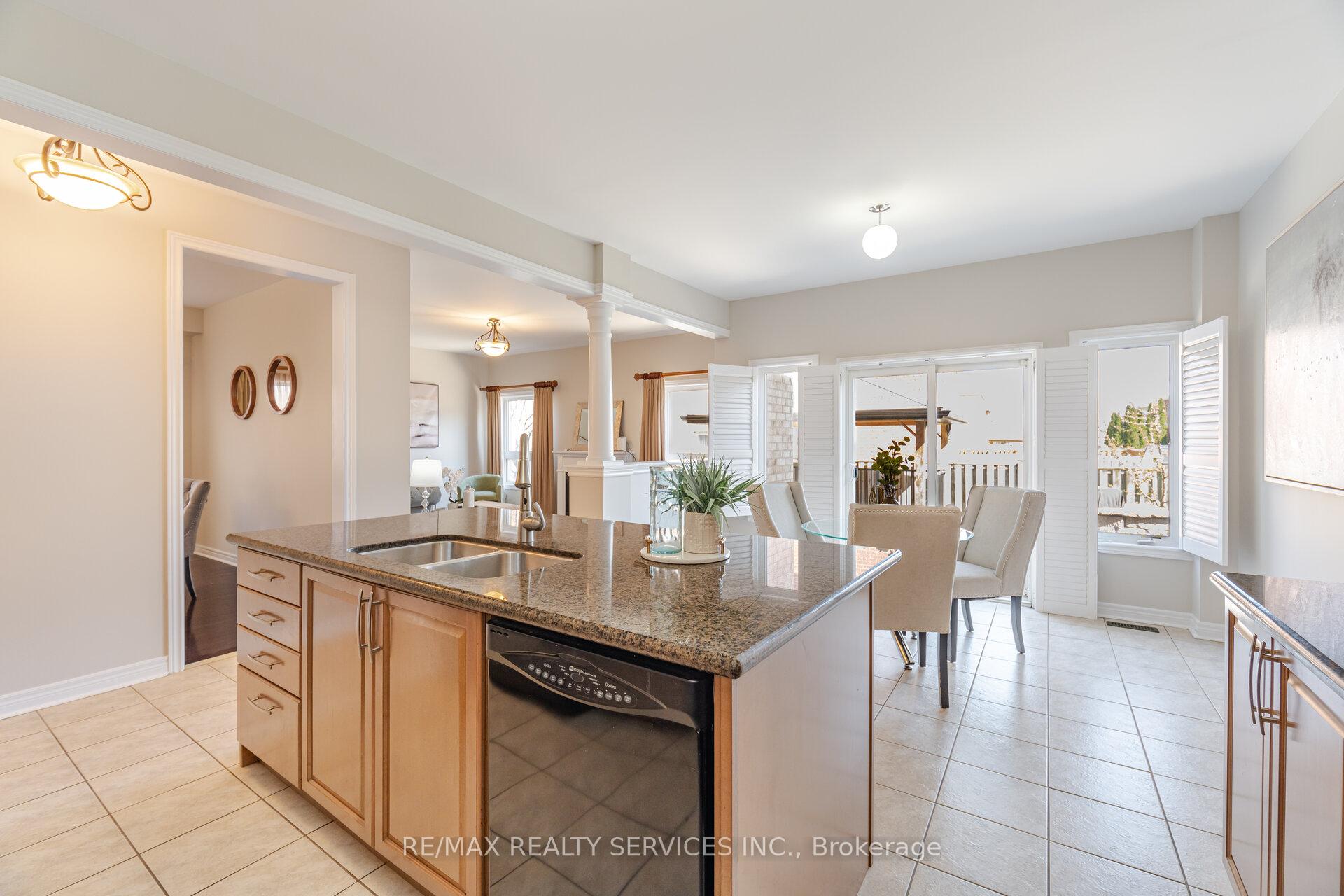 Photo 12 of 21 Fallgate Drive, Brampton, Credit Valley — HOMEH