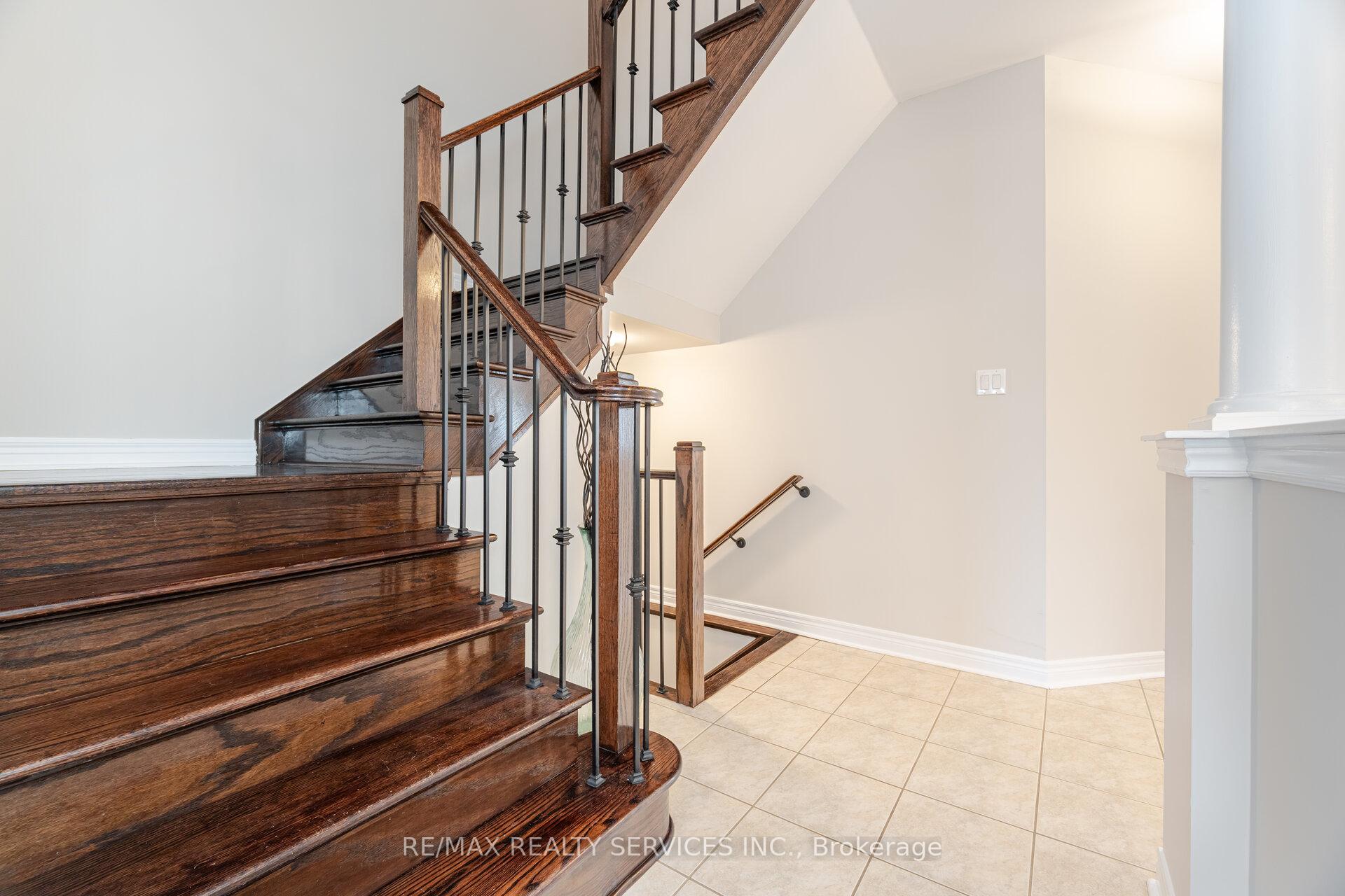 Photo 24 of 21 Fallgate Drive, Brampton, Credit Valley — HOMEH