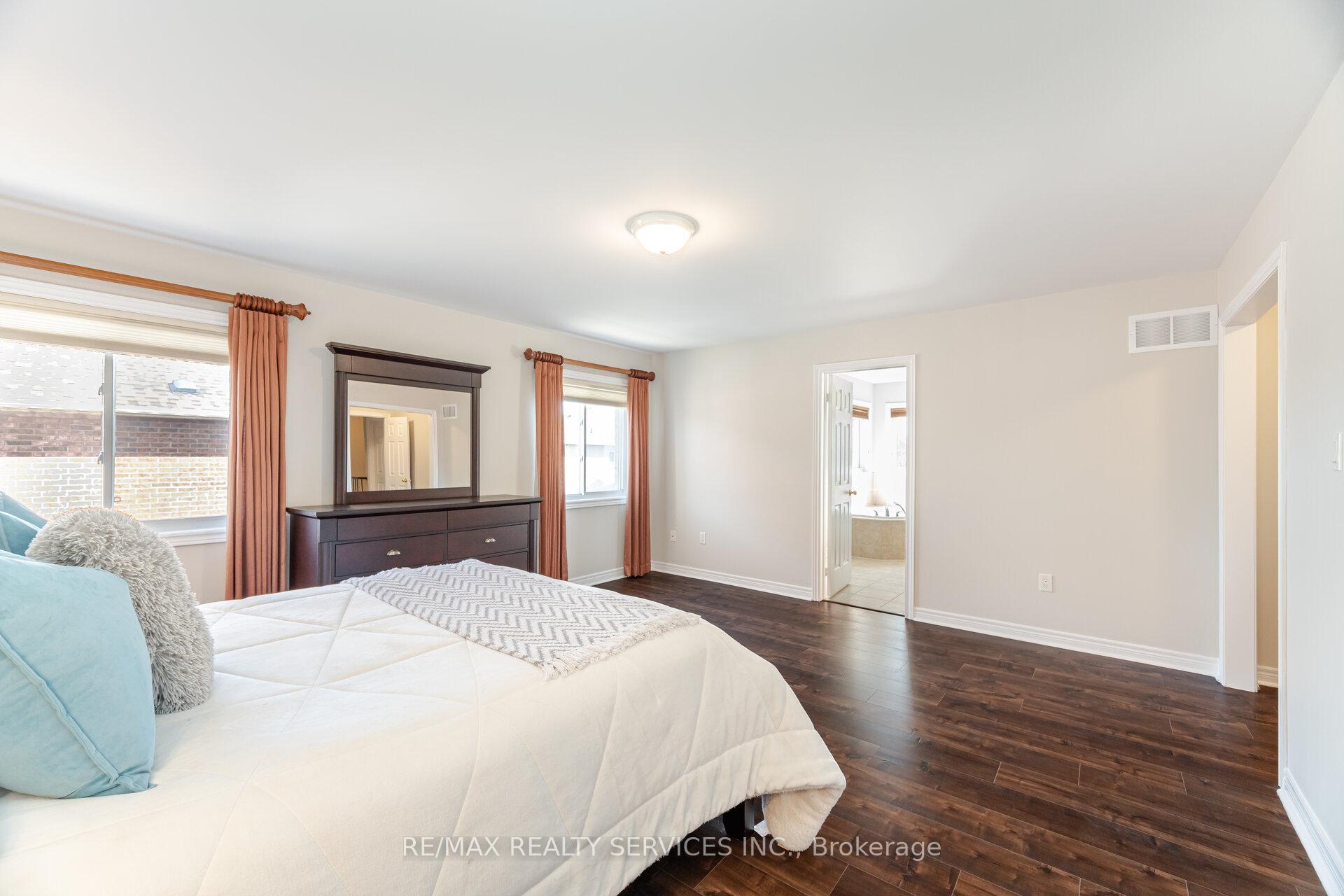 Photo 28 of 21 Fallgate Drive, Brampton, Credit Valley — HOMEH