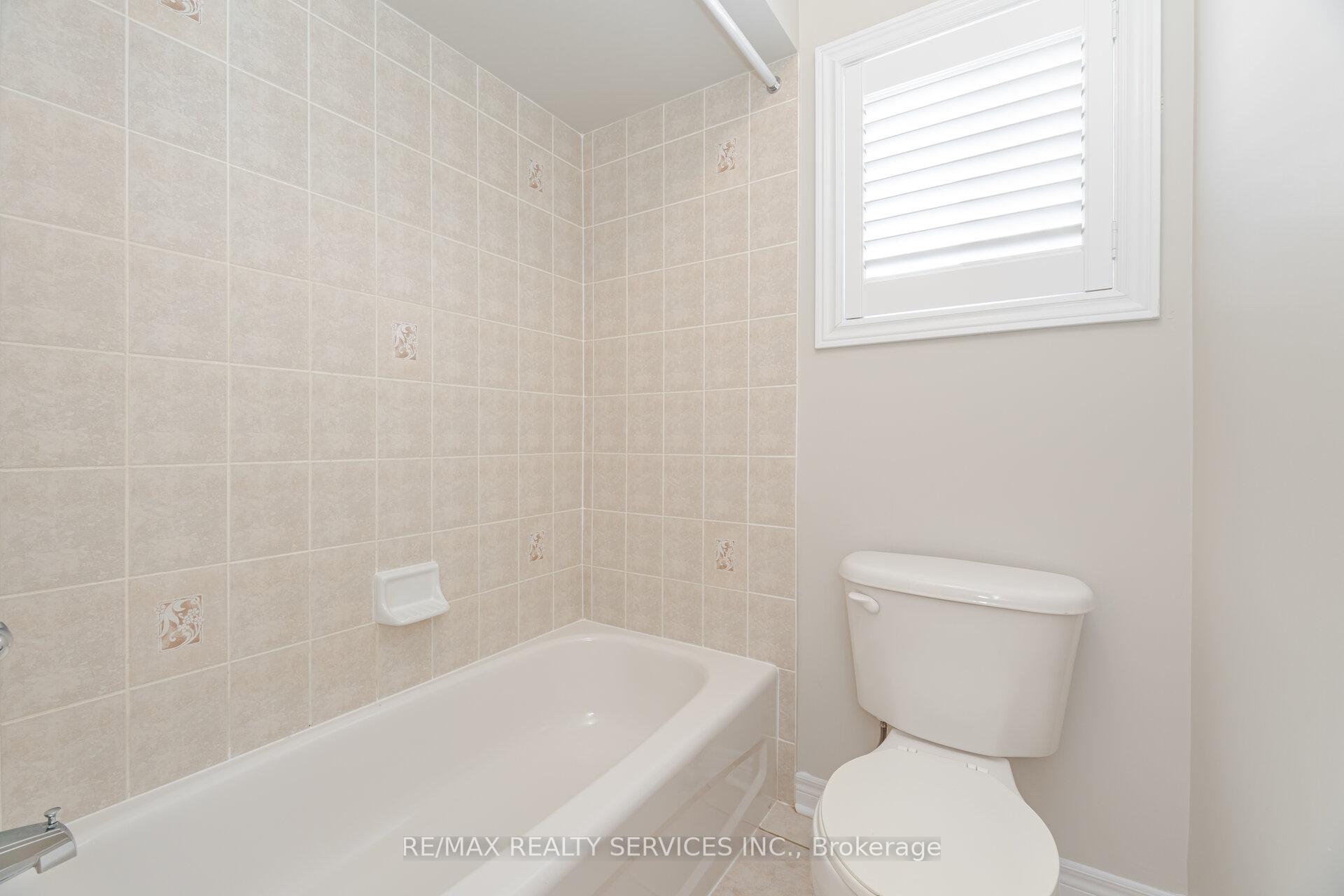 Photo 38 of 21 Fallgate Drive, Brampton, Credit Valley — HOMEH