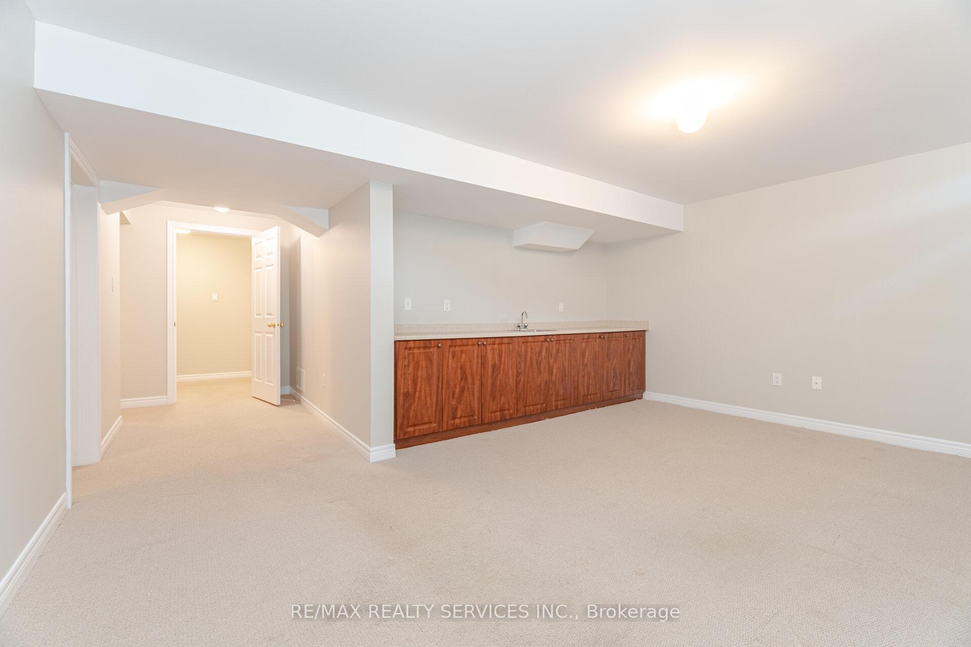 Photo 39 of 21 Fallgate Drive, Brampton, Credit Valley — HOMEH