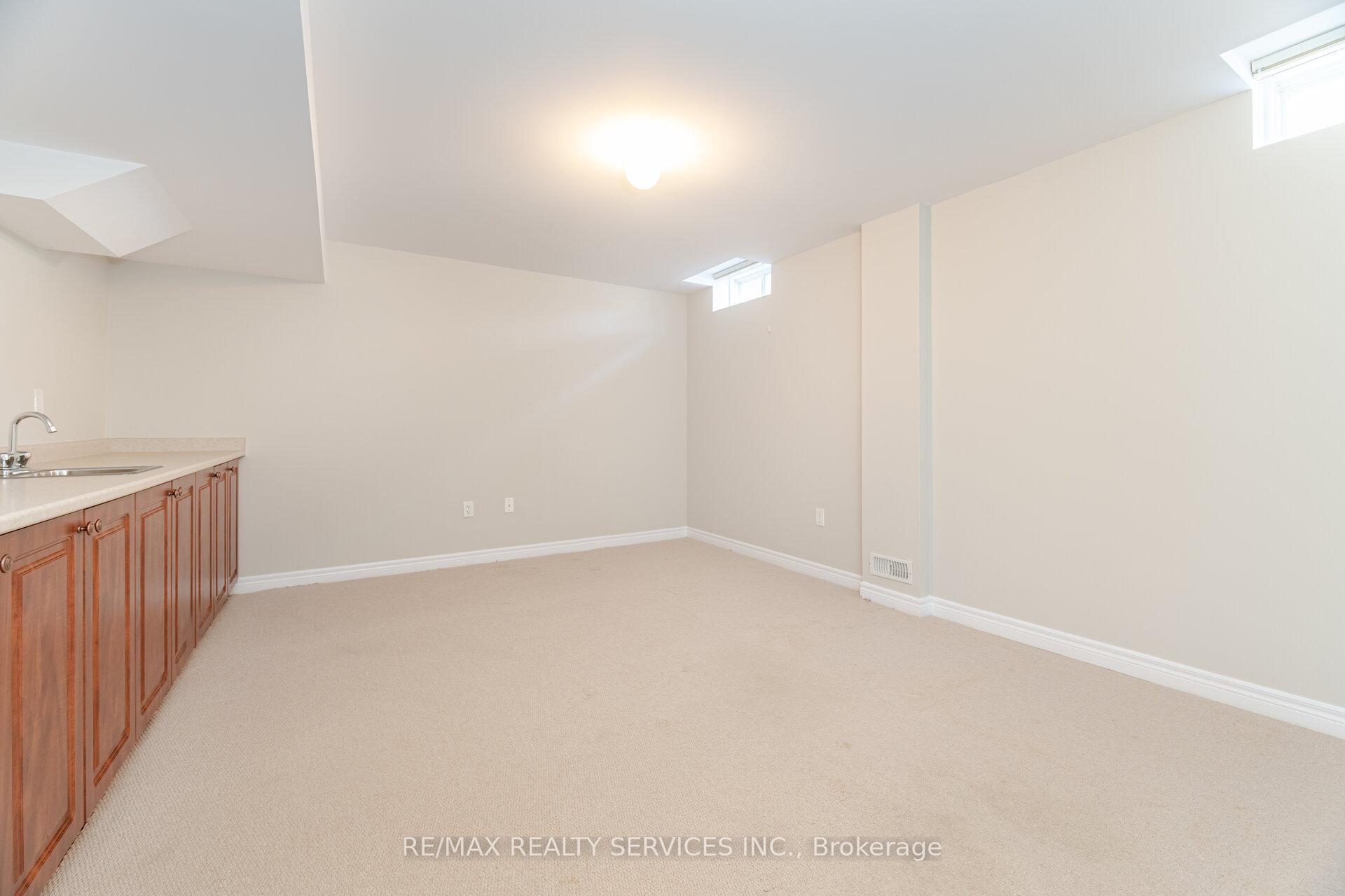 Photo 40 of 21 Fallgate Drive, Brampton, Credit Valley — HOMEH